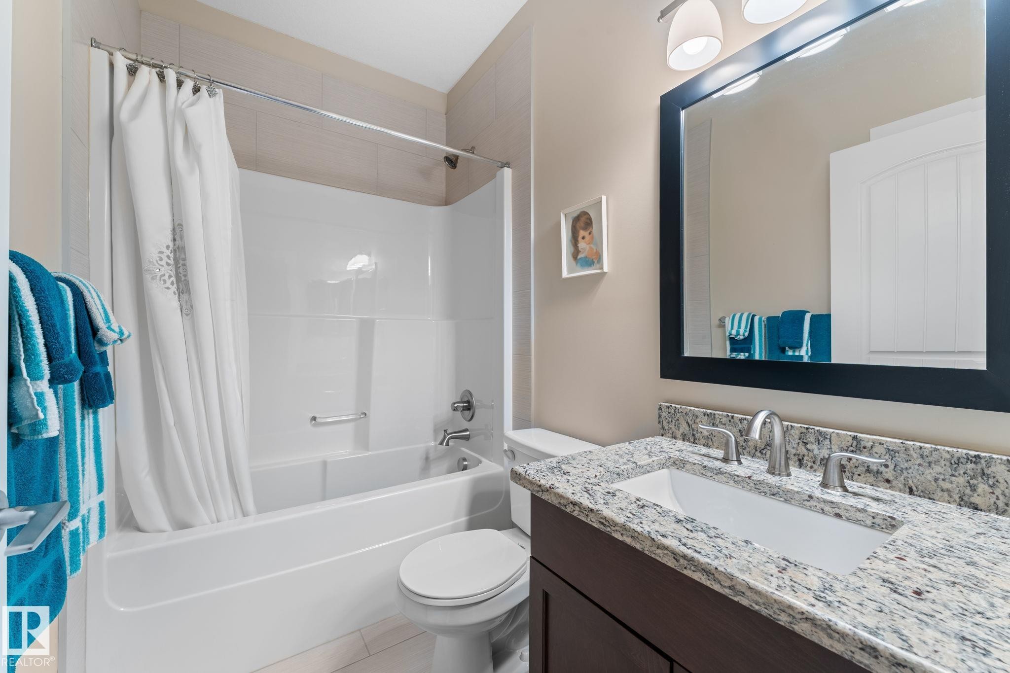 251 6079 Maynard Way, Edmonton, AB - Indoor Photo Showing Bathroom