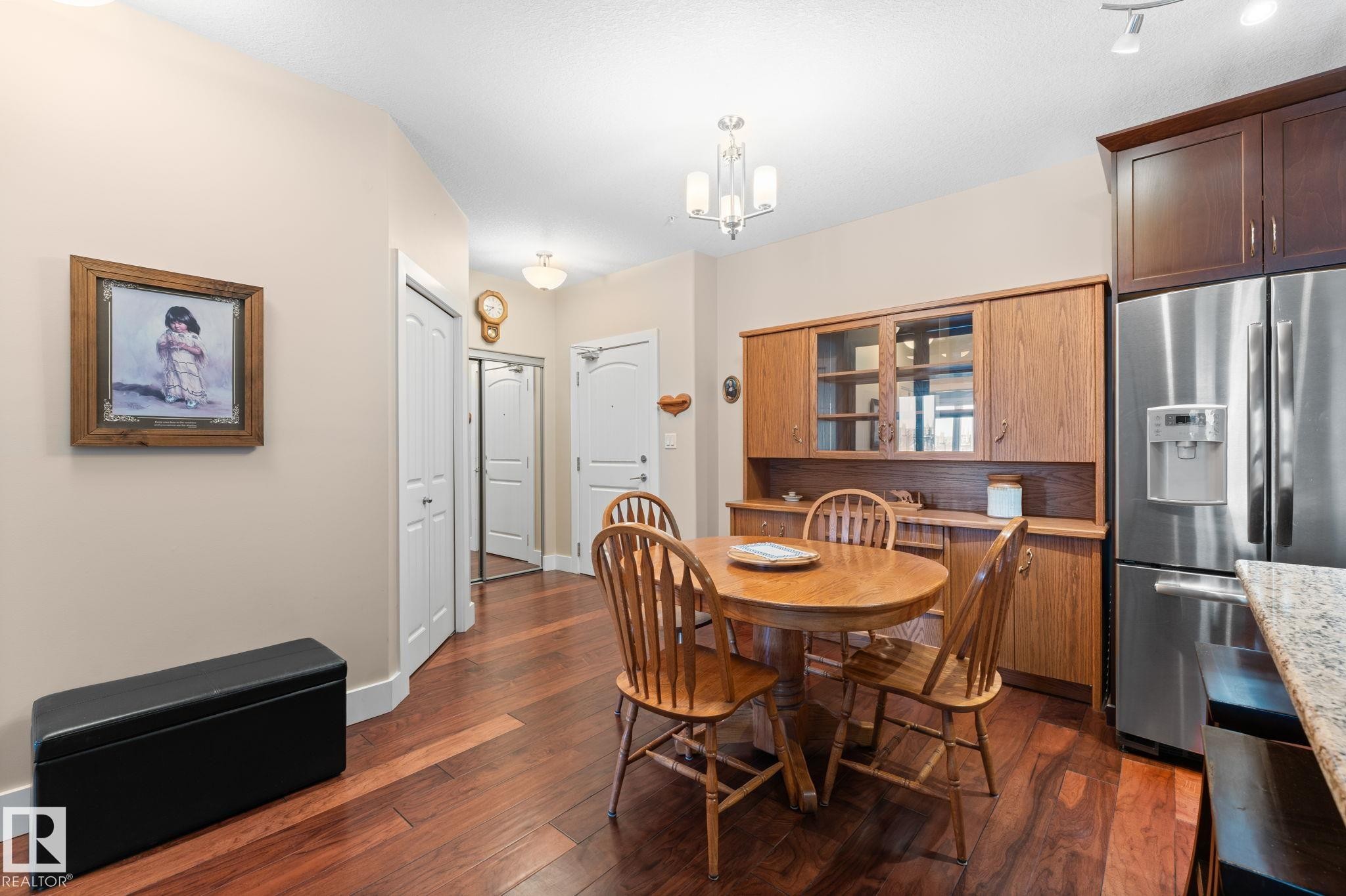 251 6079 Maynard Way, Edmonton, AB - Indoor Photo Showing Other Room