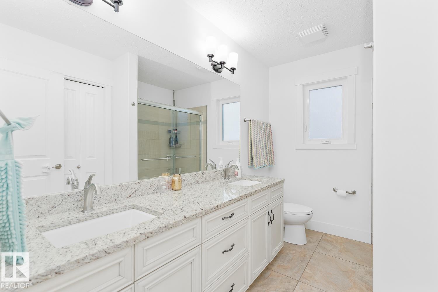 5706 Meadow Way, Cold Lake, AB - Indoor Photo Showing Bathroom
