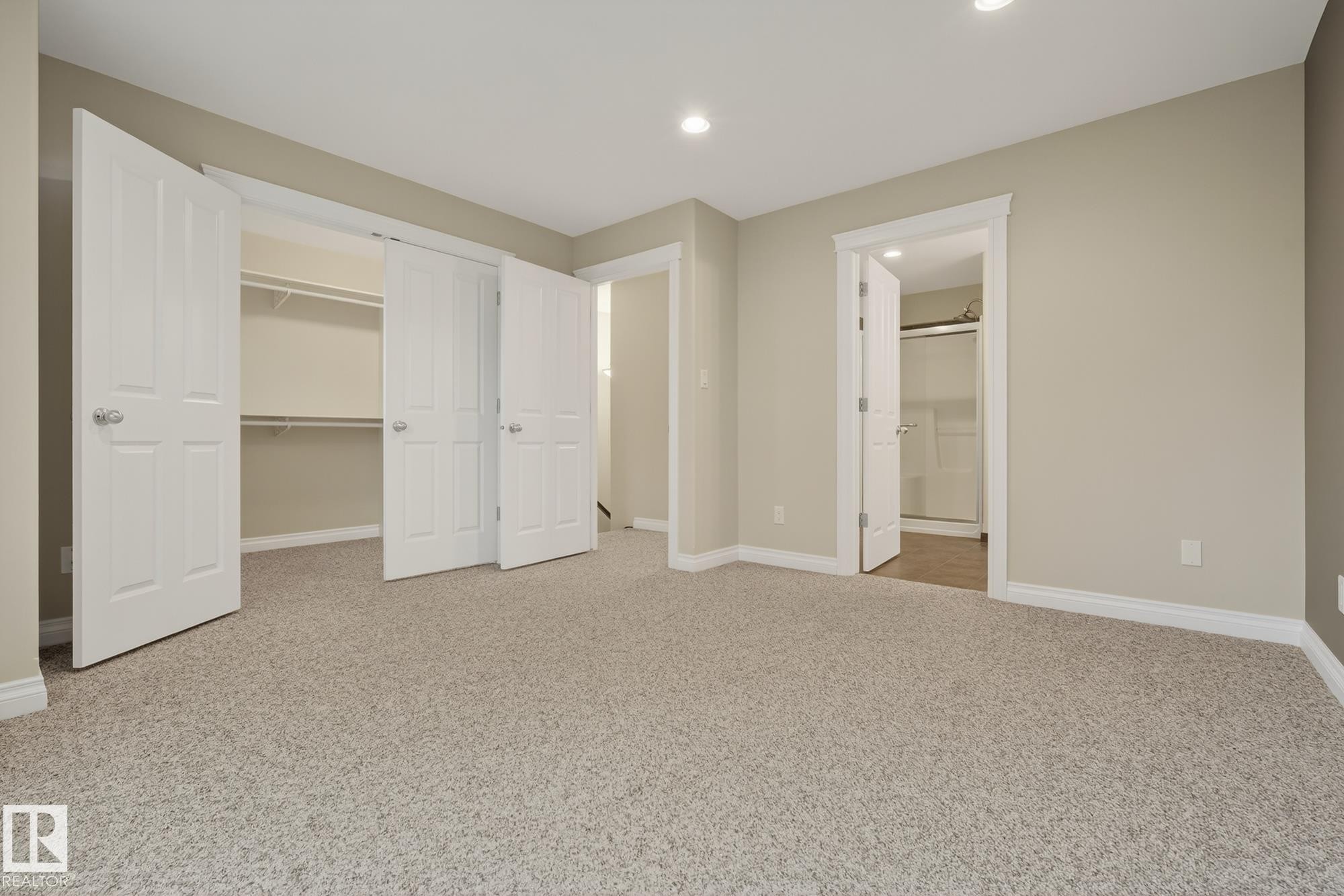11106 76 Avenue, Edmonton, AB - Indoor Photo Showing Other Room
