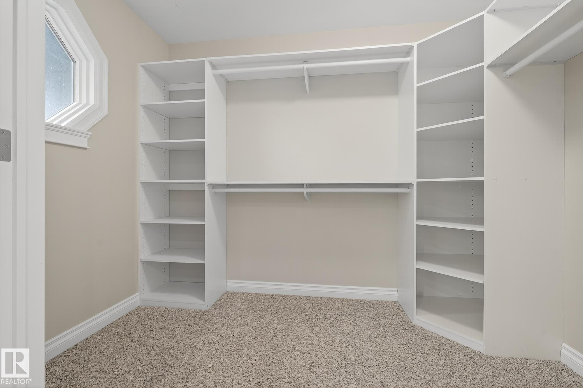 11106 76 Avenue, Edmonton, AB - Indoor With Storage
