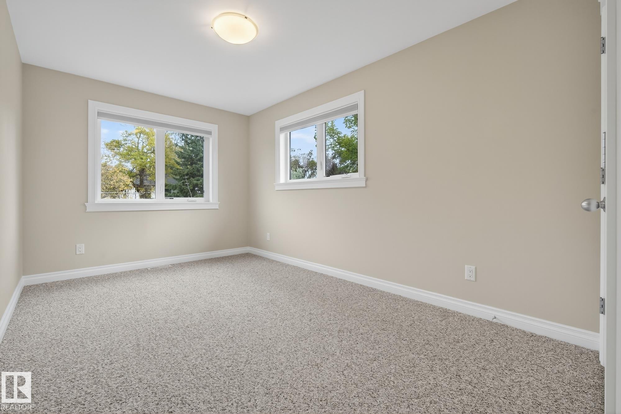 11106 76 Avenue, Edmonton, AB - Indoor Photo Showing Other Room