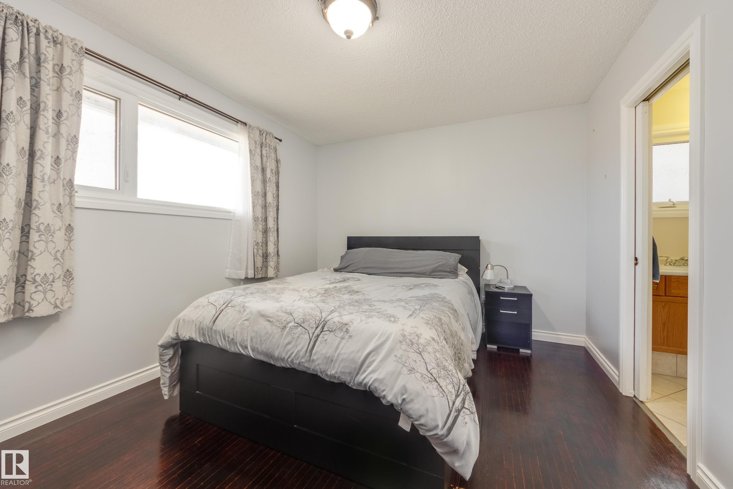 14227 74 Street, Edmonton, AB - Indoor Photo Showing Bedroom