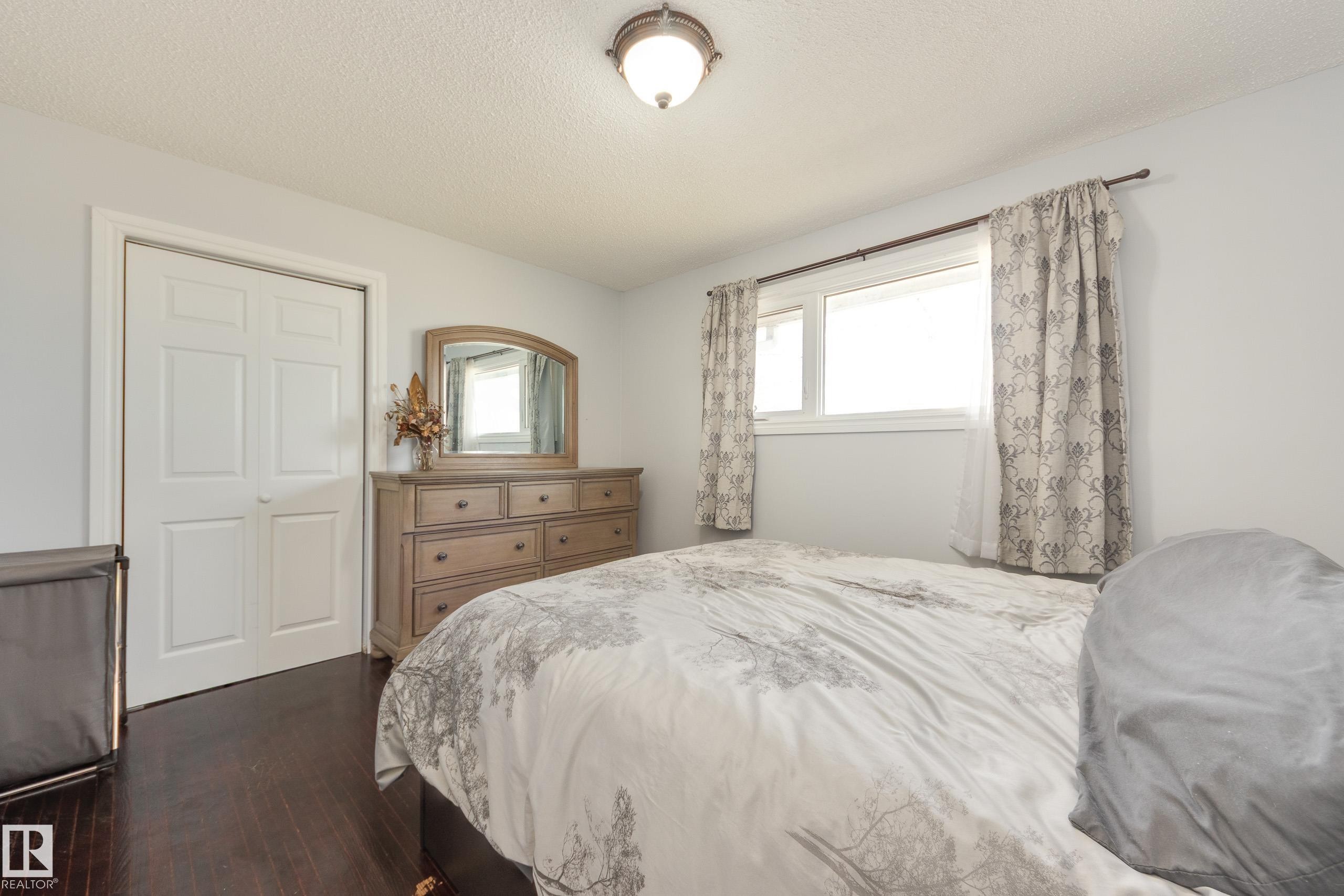 14227 74 Street, Edmonton, AB - Indoor Photo Showing Bedroom