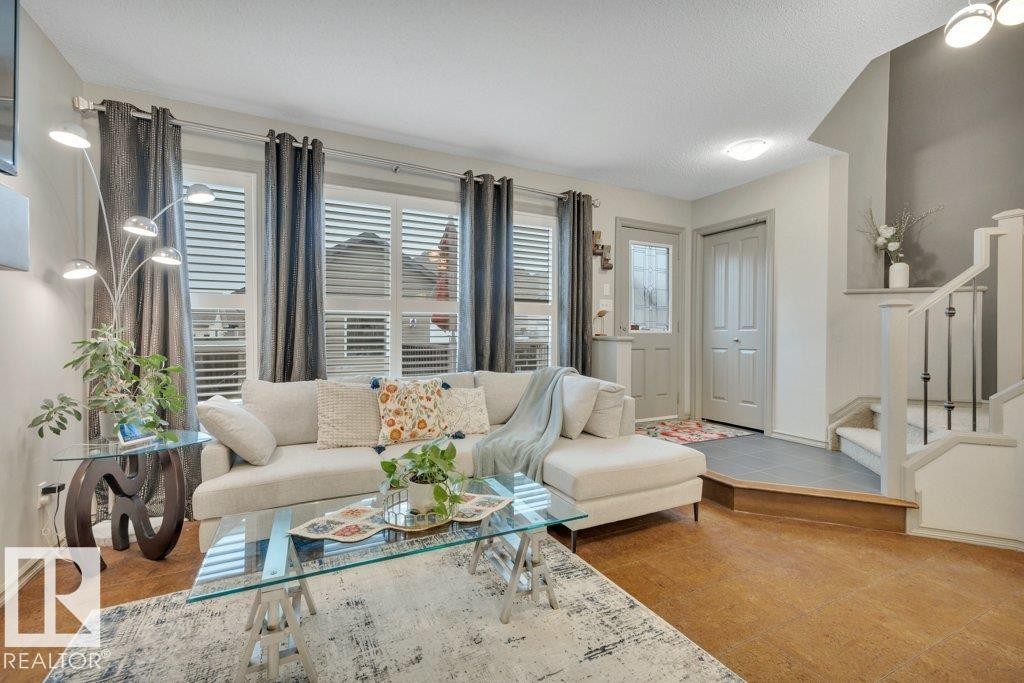1611 63 Street, Edmonton, AB - Indoor Photo Showing Living Room