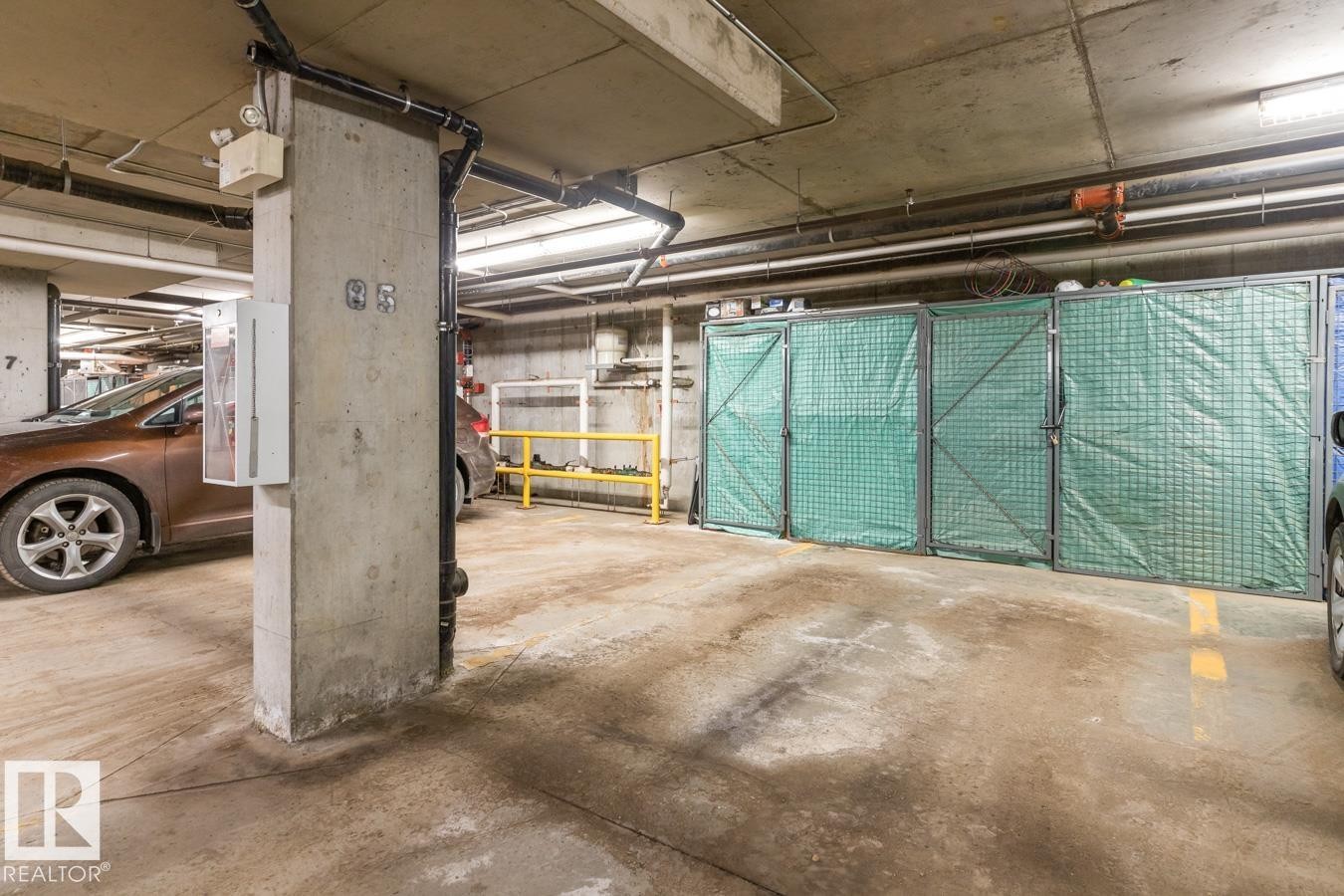 406 10808 71 Avenue, Edmonton, AB - Indoor Photo Showing Garage