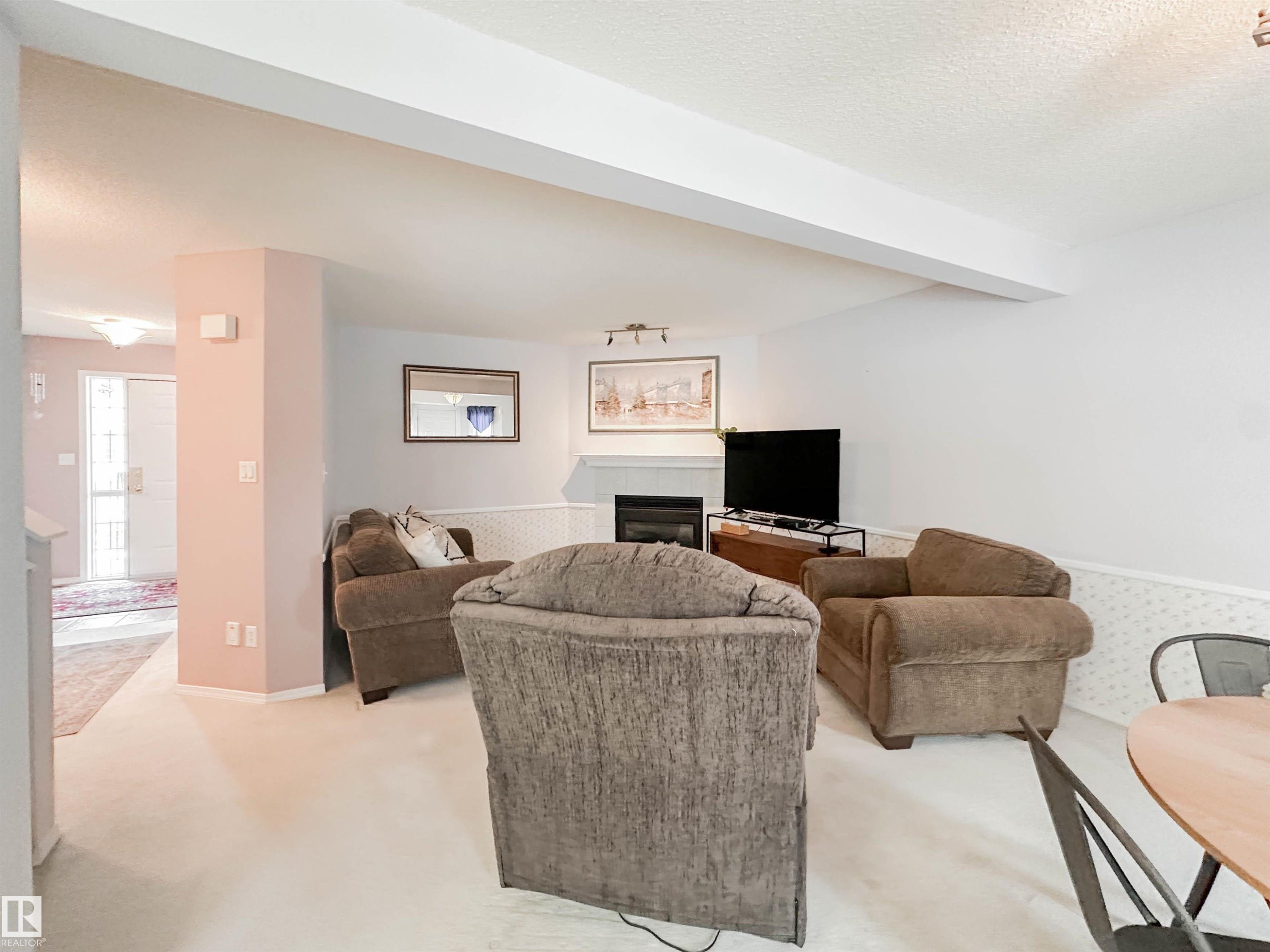 3 10 Devon Close, St. Albert, AB - Indoor