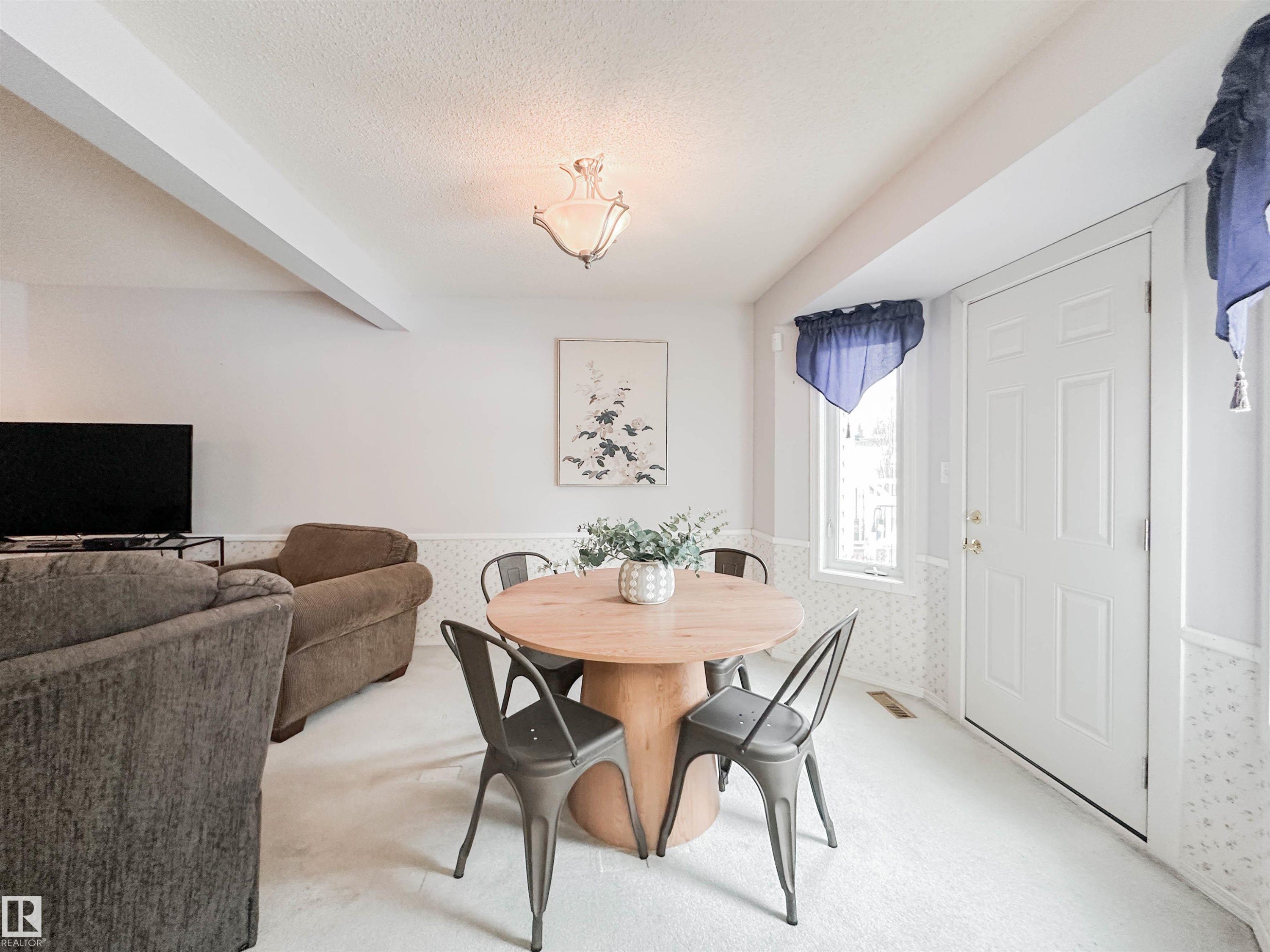 3 10 Devon Close, St. Albert, AB - Indoor Photo Showing Dining Room
