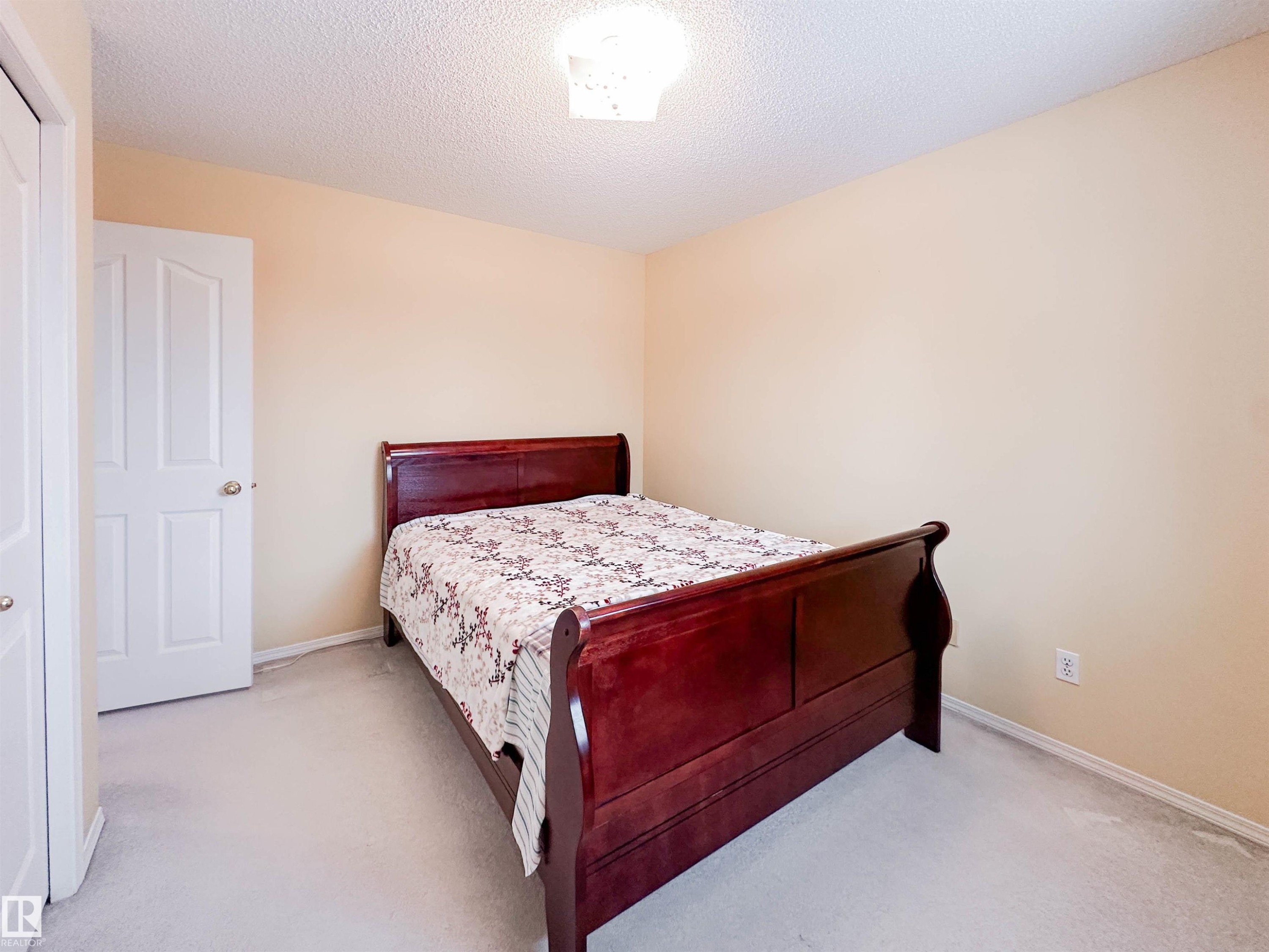 3 10 Devon Close, St. Albert, AB - Indoor Photo Showing Bedroom