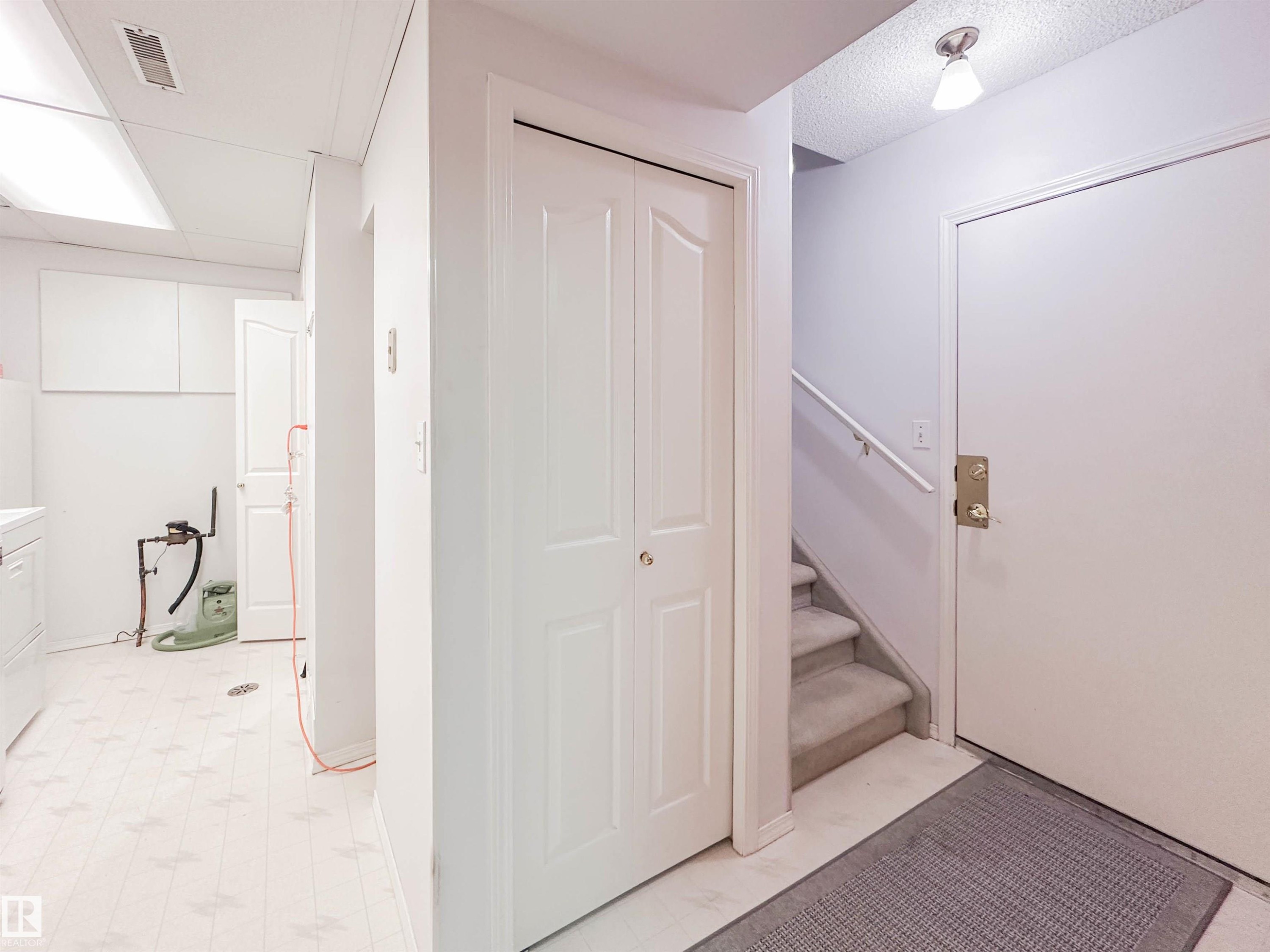 3 10 Devon Close, St. Albert, AB - Indoor Photo Showing Other Room