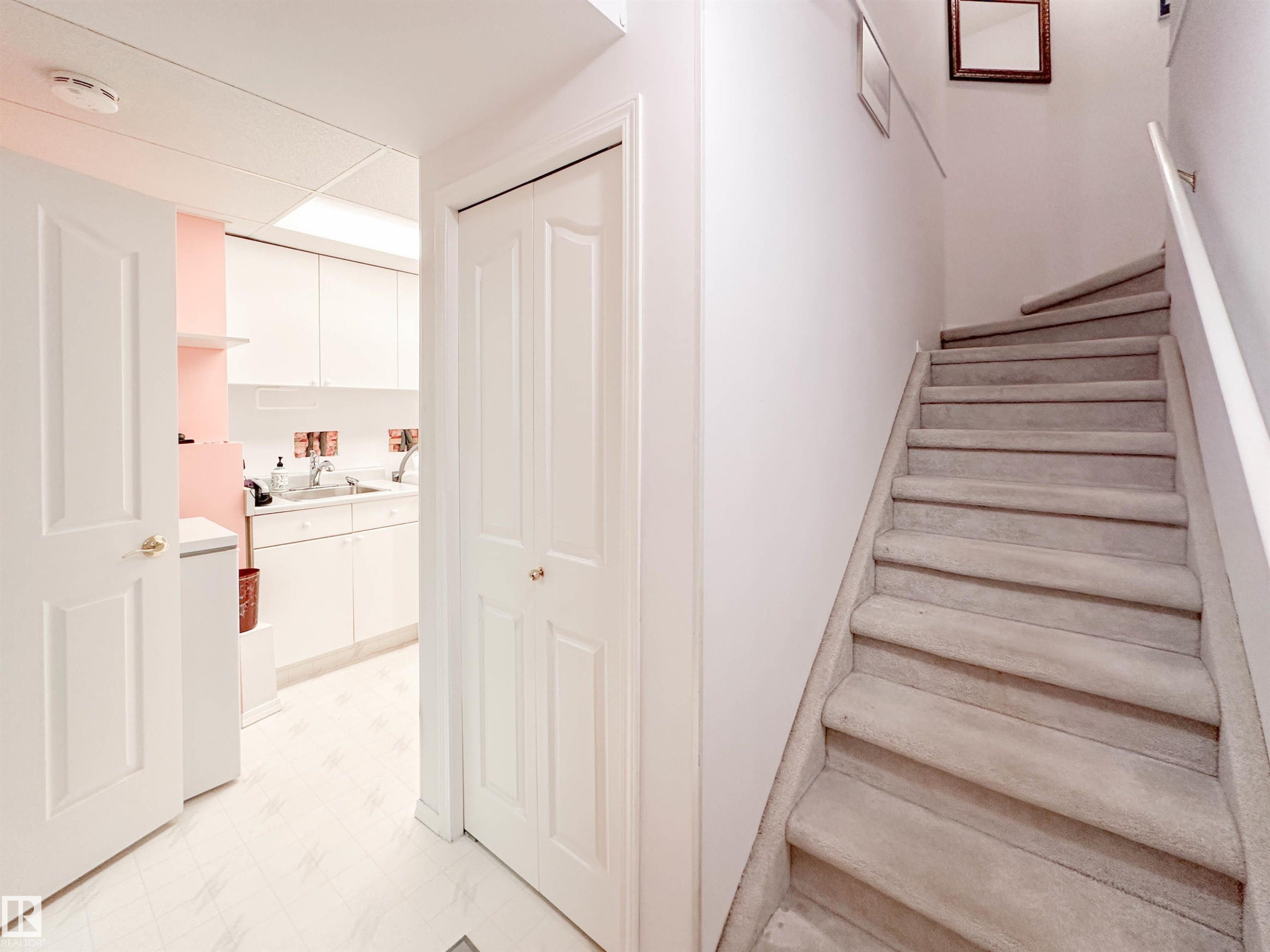 3 10 Devon Close, St. Albert, AB - Indoor Photo Showing Other Room