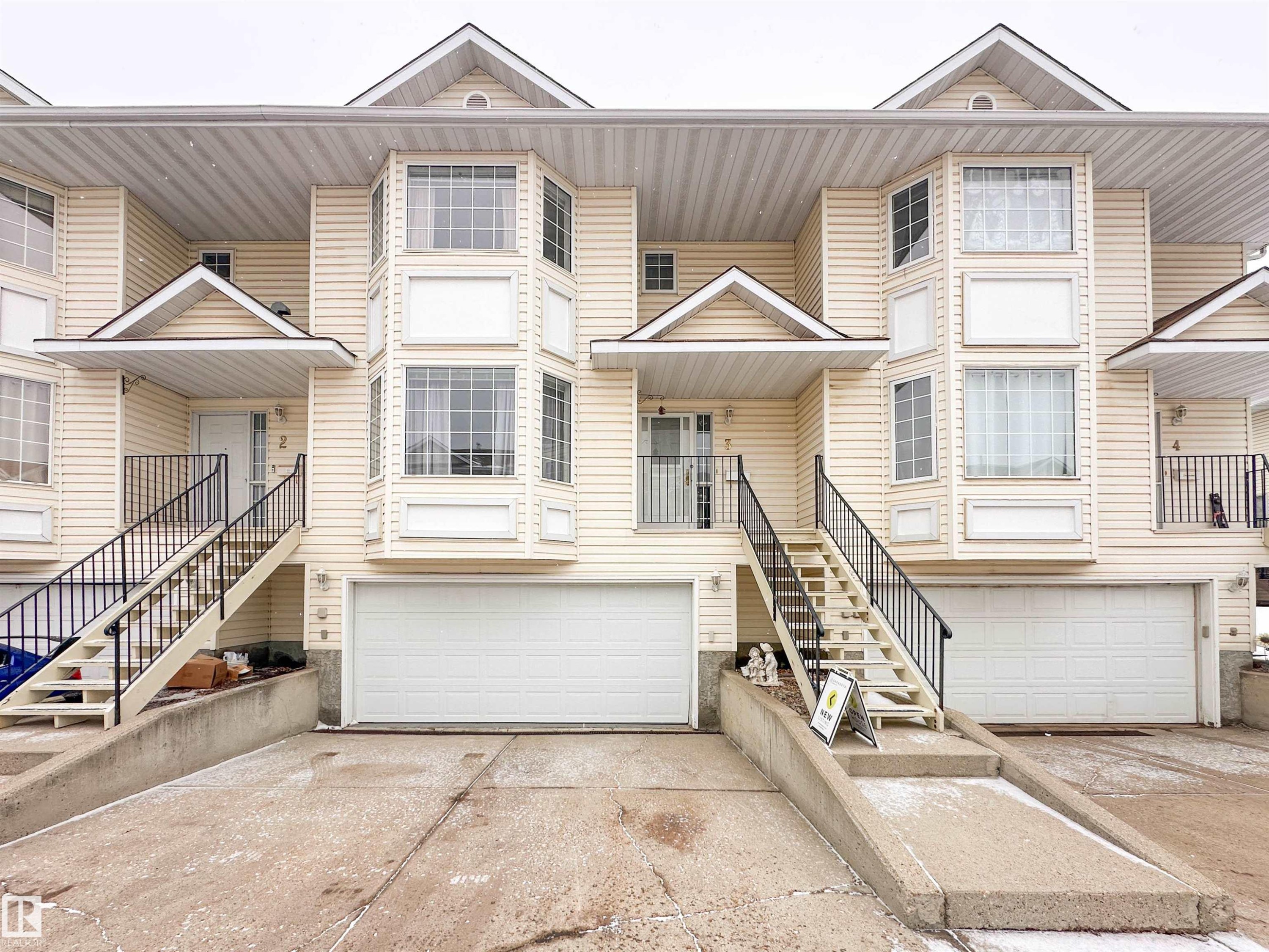 3 10 Devon Close, St. Albert, AB - Outdoor With Facade