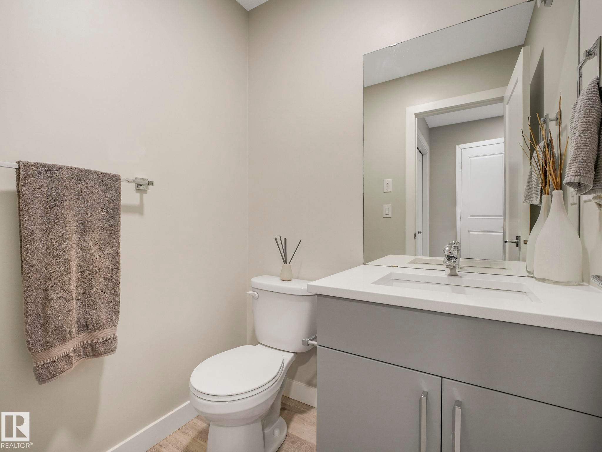 7808 174 Avenue, Edmonton, AB - Indoor Photo Showing Bathroom