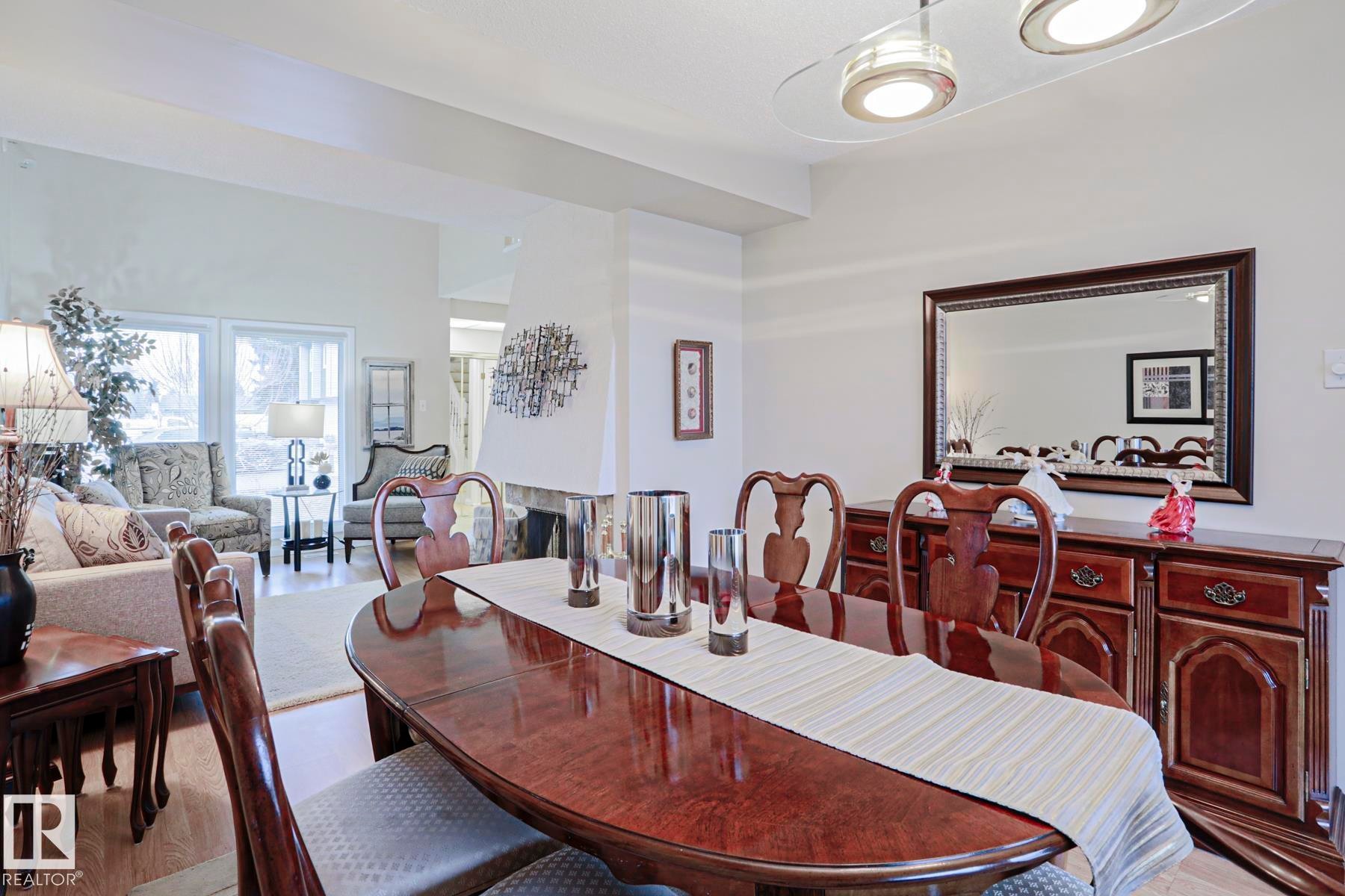12 2020 105 Street, Edmonton, AB - Indoor Photo Showing Dining Room