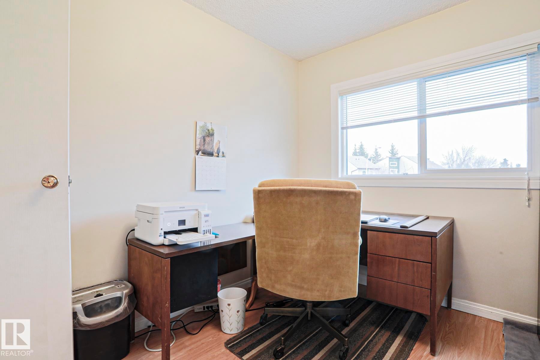 12 2020 105 Street, Edmonton, AB - Indoor Photo Showing Office