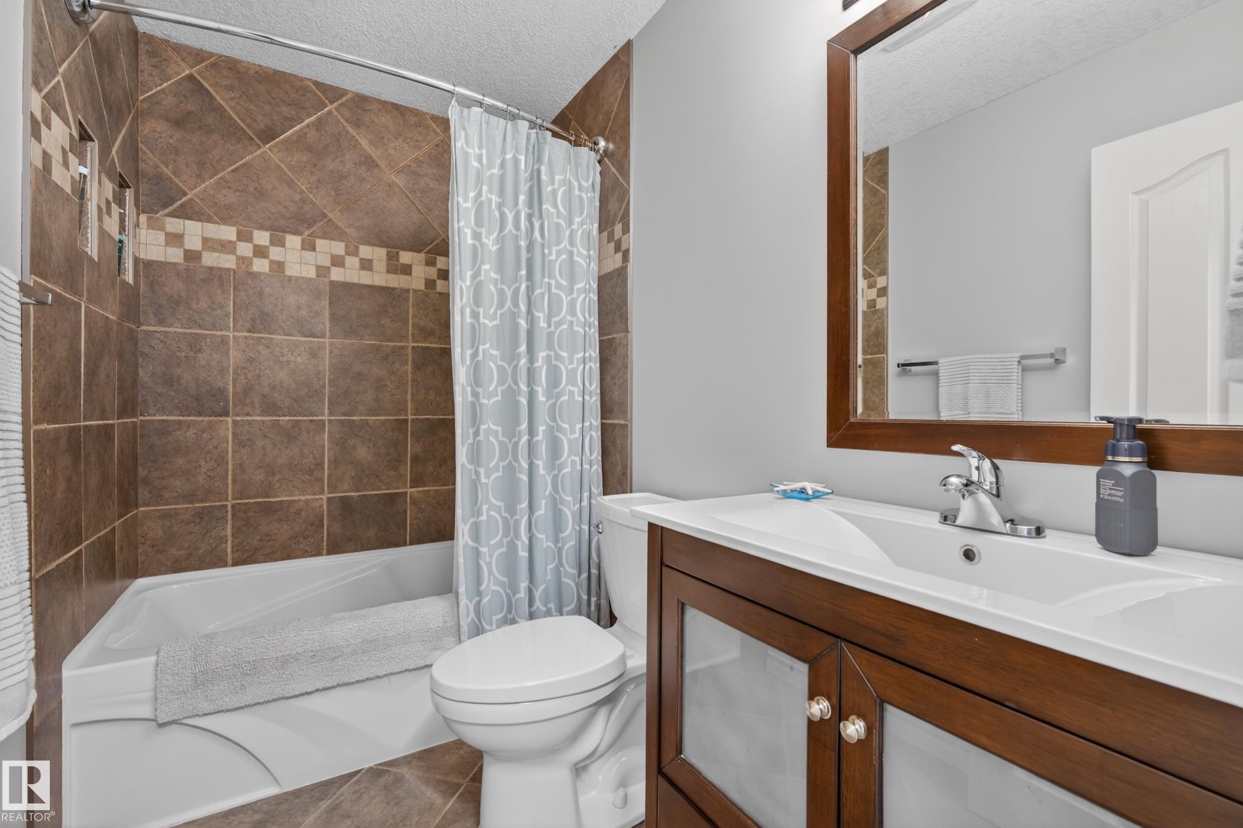 339 Foxboro Drive, Sherwood Park, AB - Indoor Photo Showing Bathroom