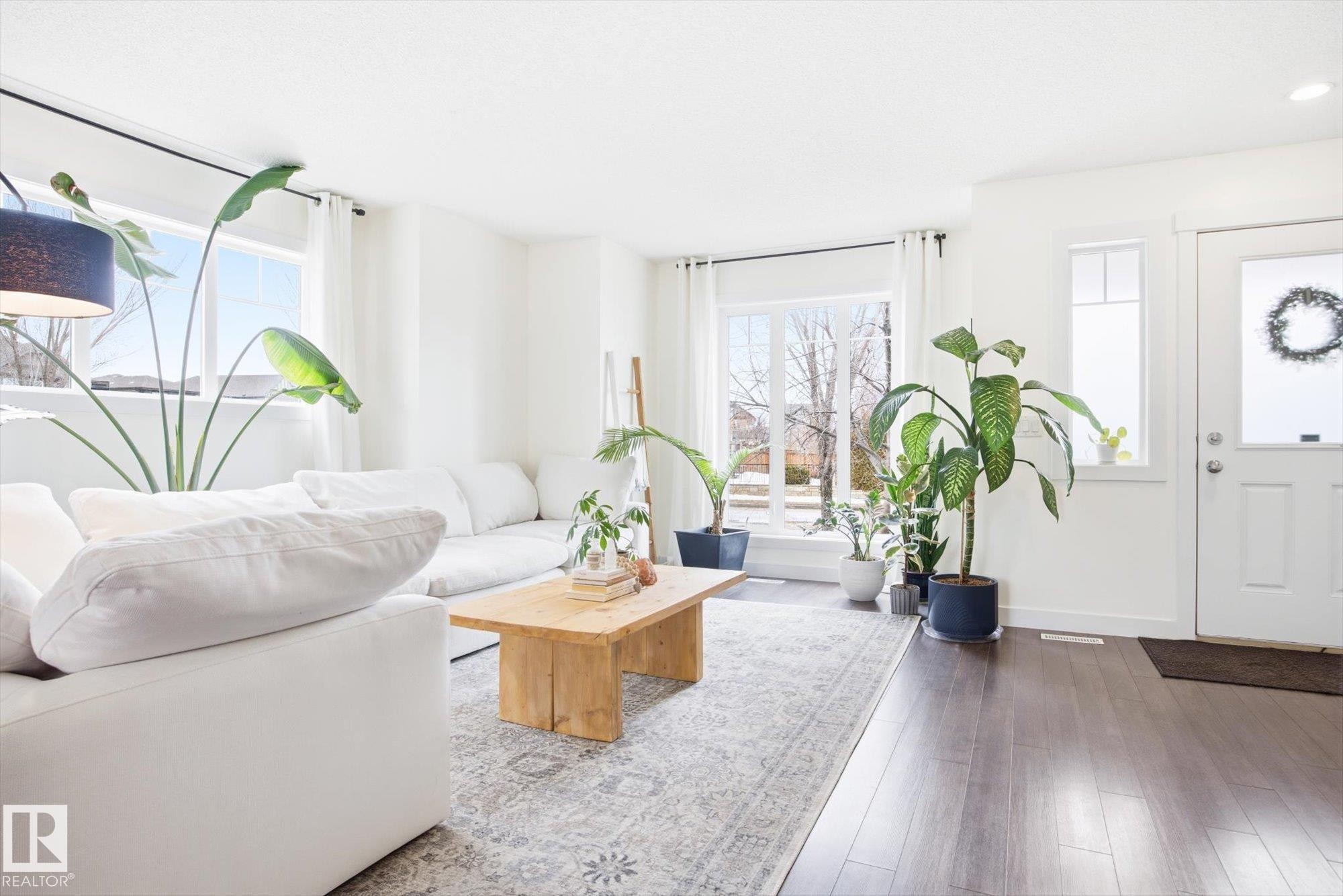 2061 Trumpeter Way, Edmonton, AB - Indoor