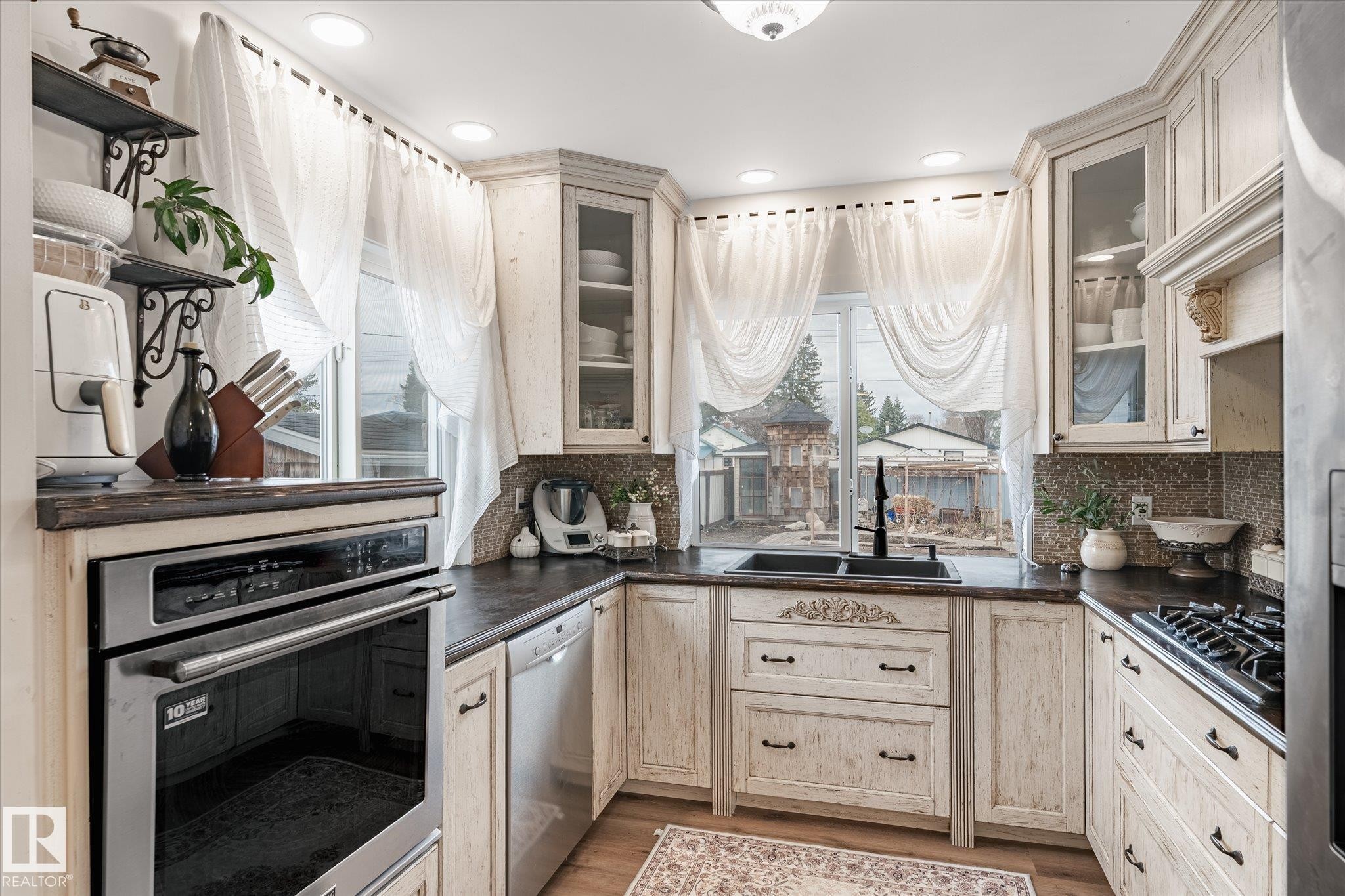 5016 44 Ave, Calmar, AB - Indoor Photo Showing Kitchen