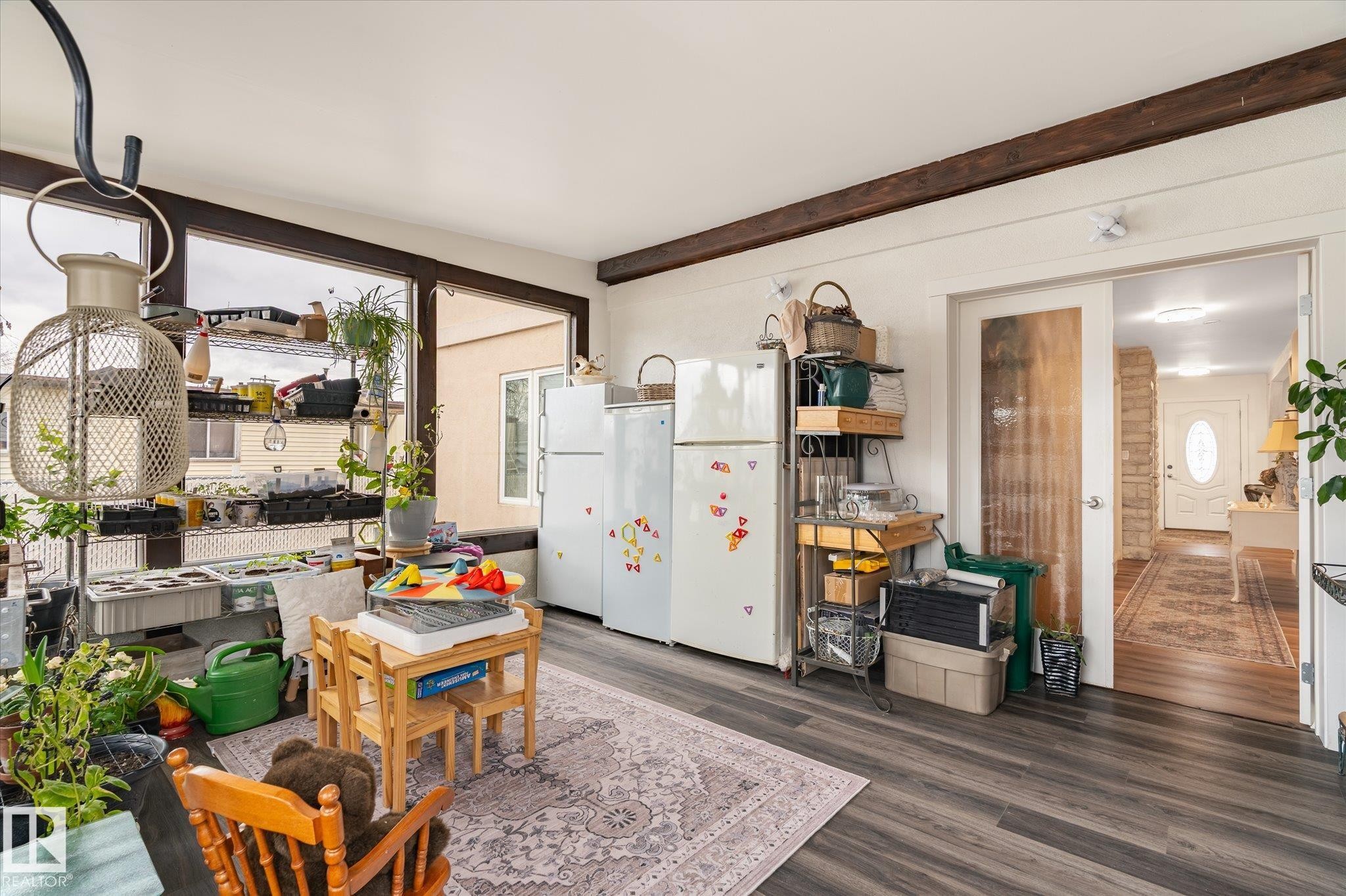 5016 44 Ave, Calmar, AB - Indoor