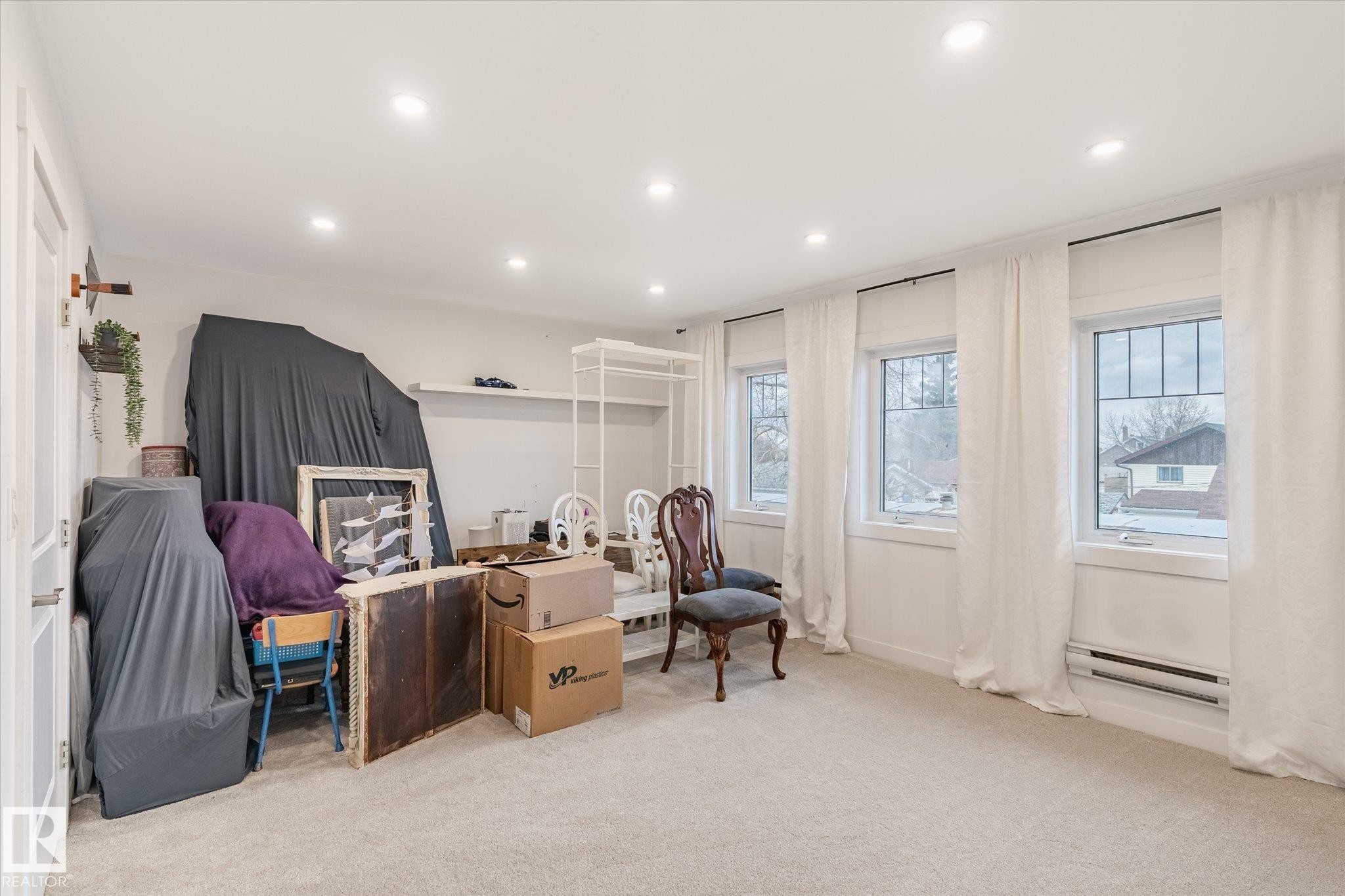 5016 44 Ave, Calmar, AB - Indoor
