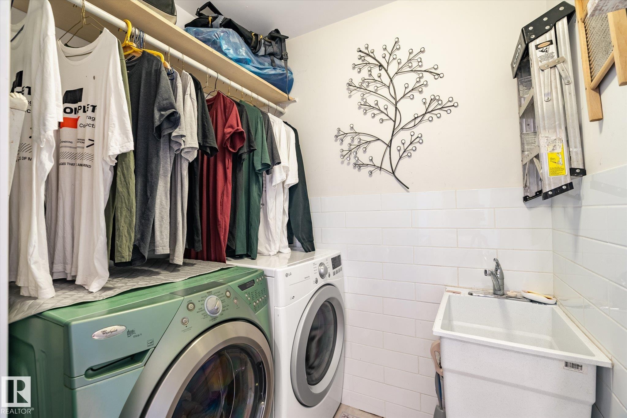 5016 44 Ave, Calmar, AB - Indoor Photo Showing Laundry Room