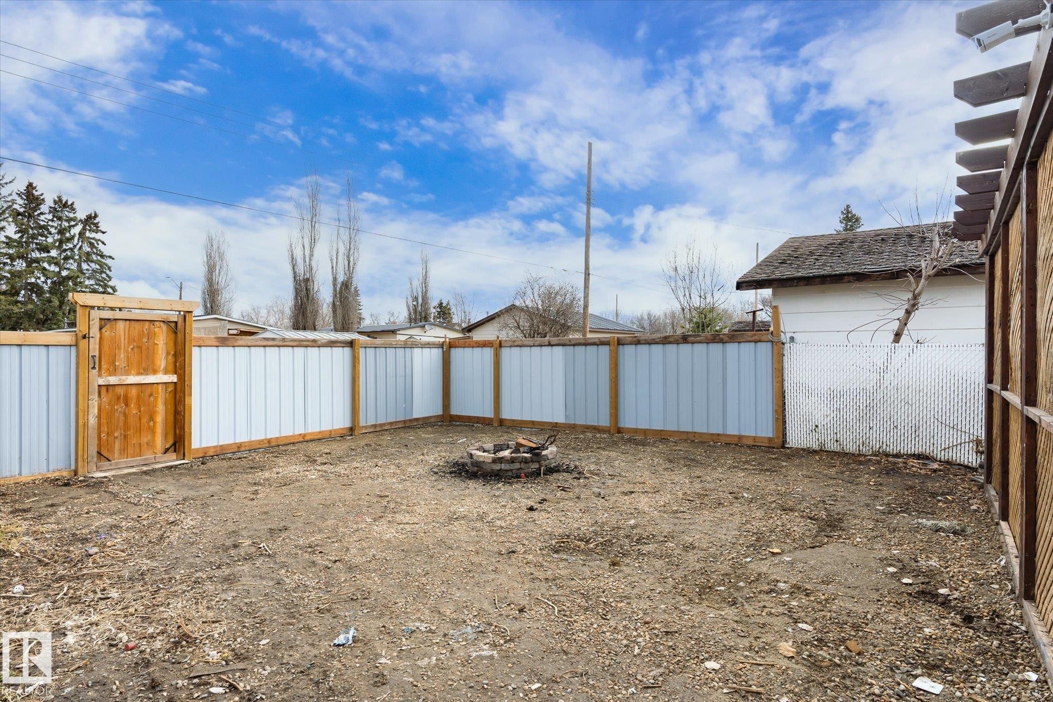 5016 44 Ave, Calmar, AB - Outdoor