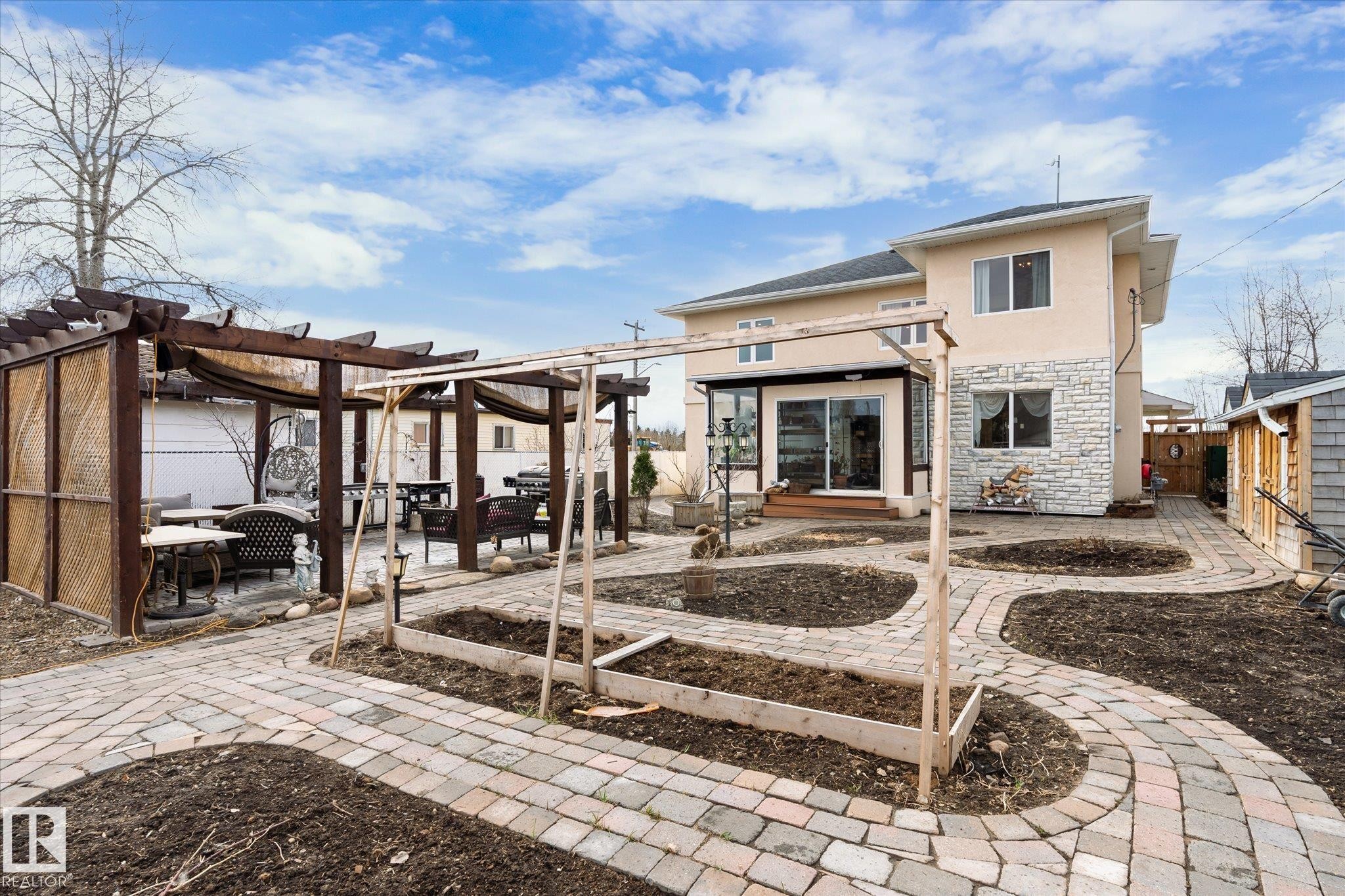 5016 44 Ave, Calmar, AB - Outdoor