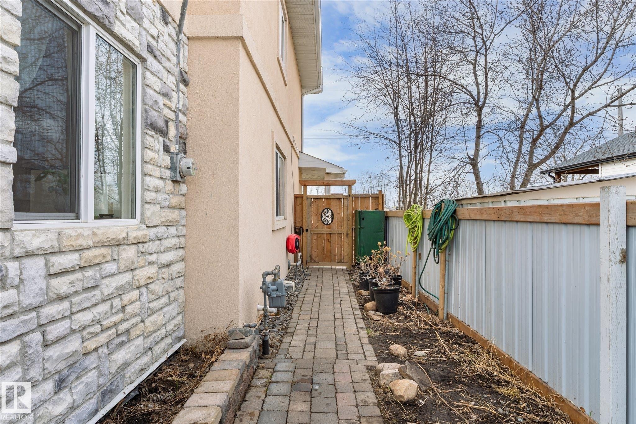 5016 44 Ave, Calmar, AB - Outdoor