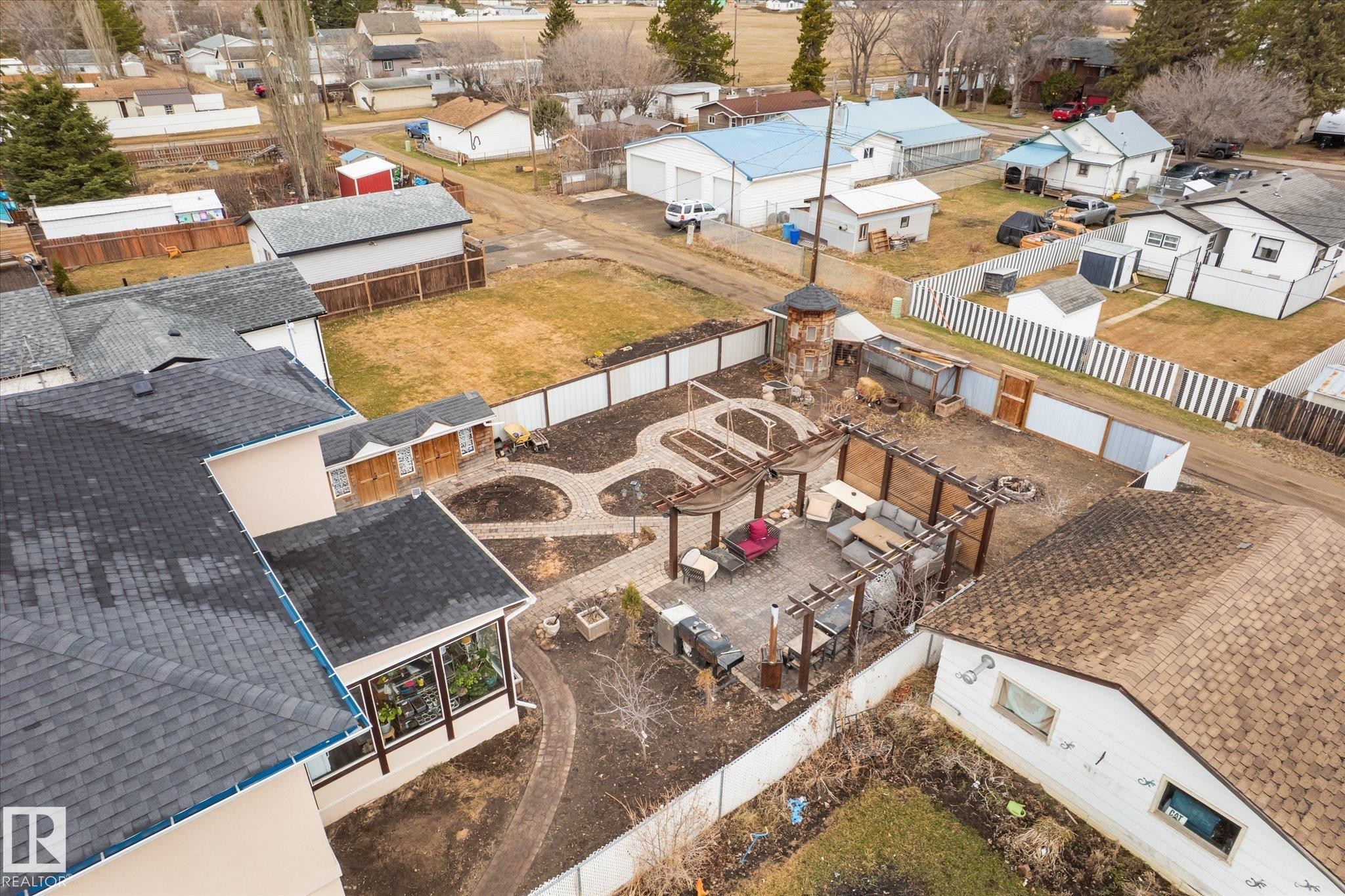 5016 44 Ave, Calmar, AB - Outdoor