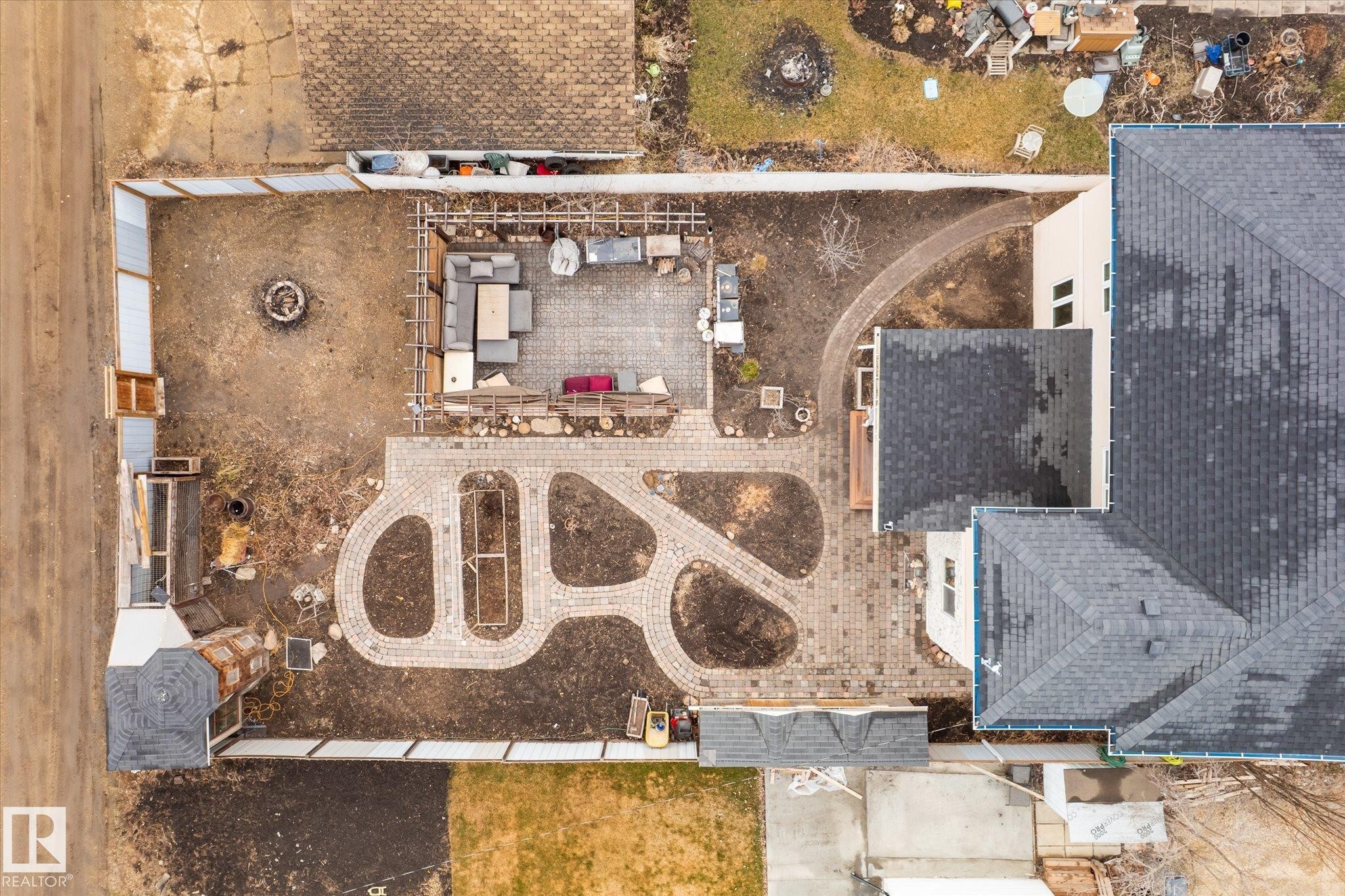5016 44 Ave, Calmar, AB - Outdoor