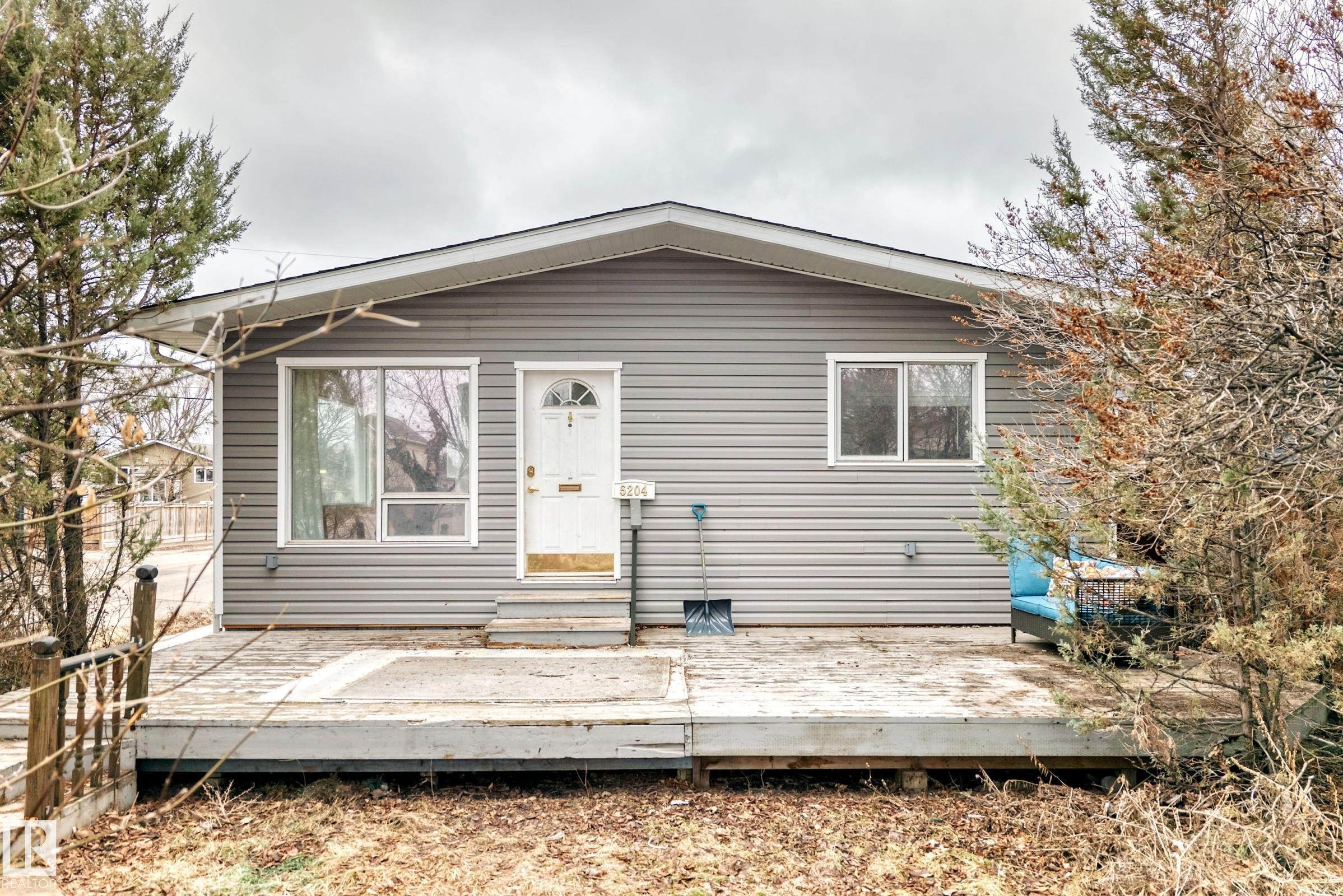 5204 112 Avenue Nw, Edmonton, AB - Outdoor