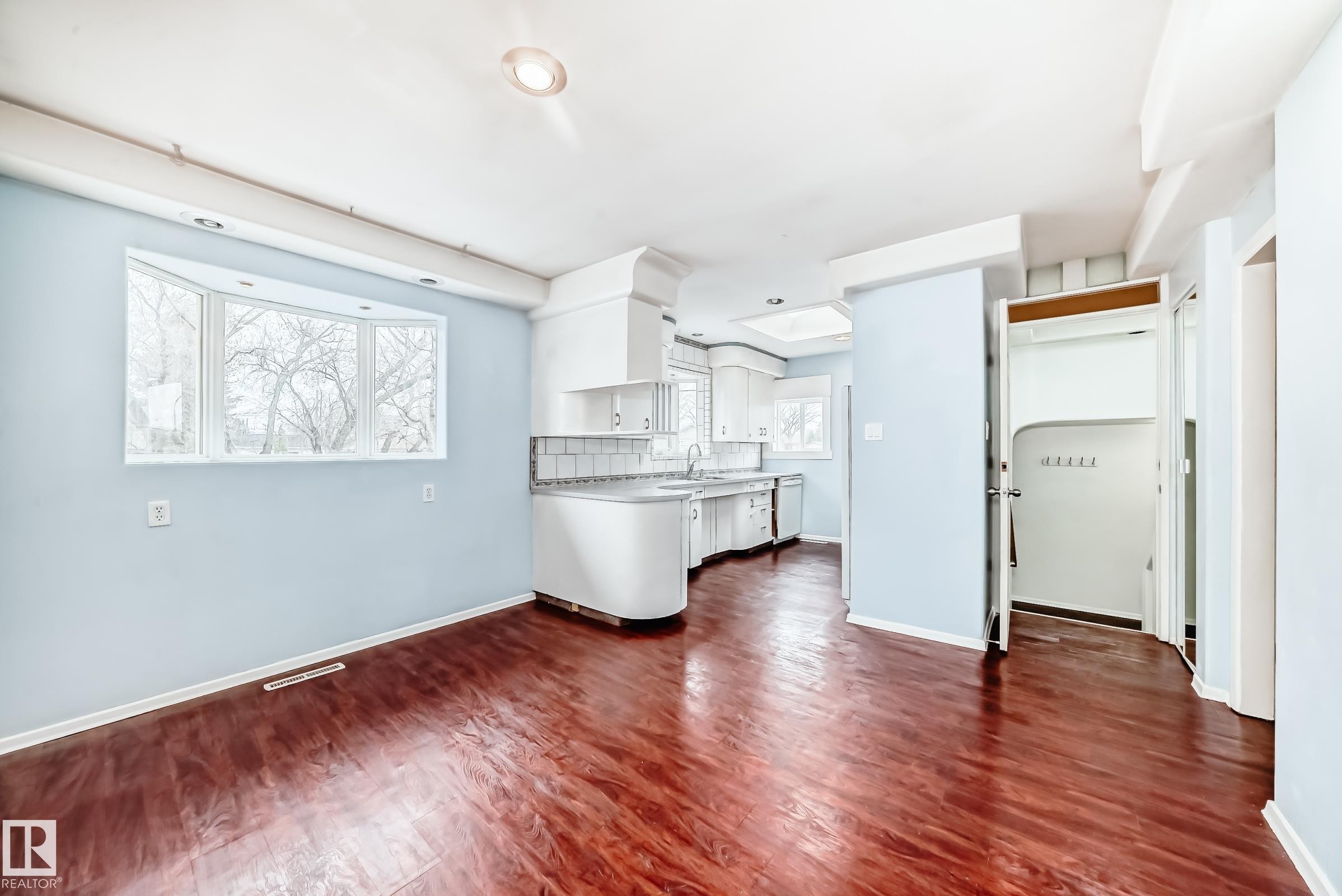 5204 112 Avenue Nw, Edmonton, AB - Indoor Photo Showing Other Room
