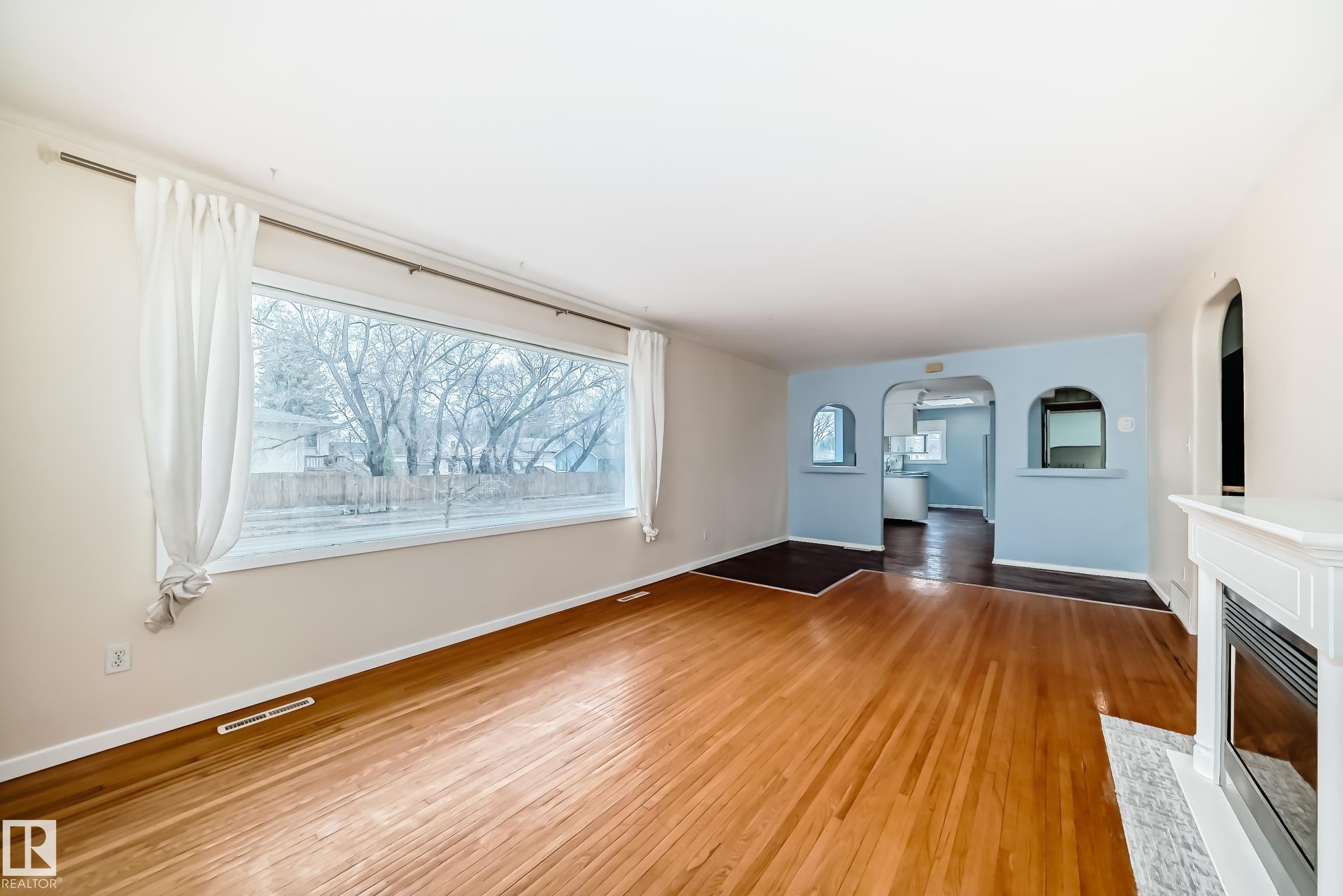 5204 112 Avenue Nw, Edmonton, AB - Indoor With Fireplace
