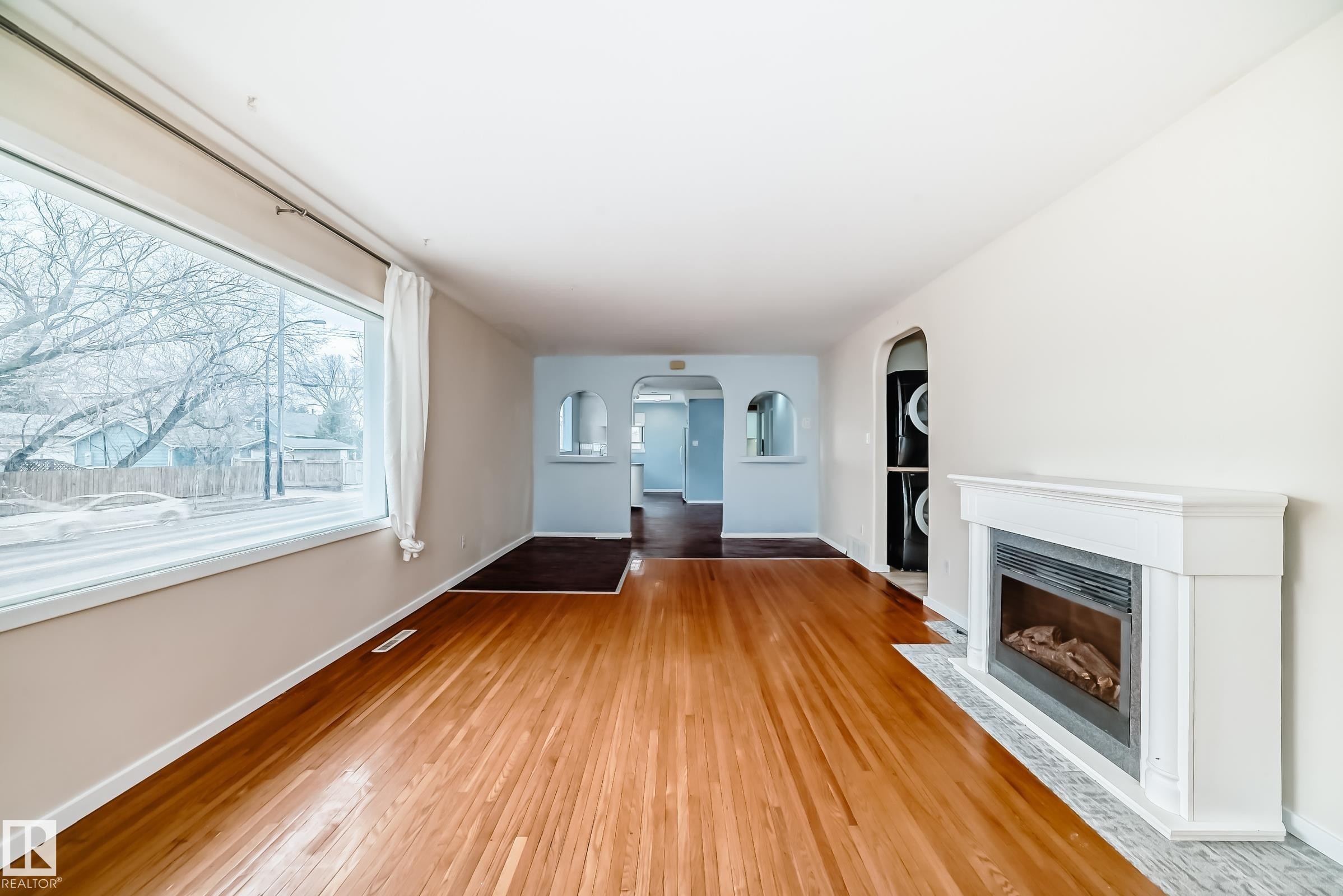 5204 112 Avenue Nw, Edmonton, AB - Indoor With Fireplace