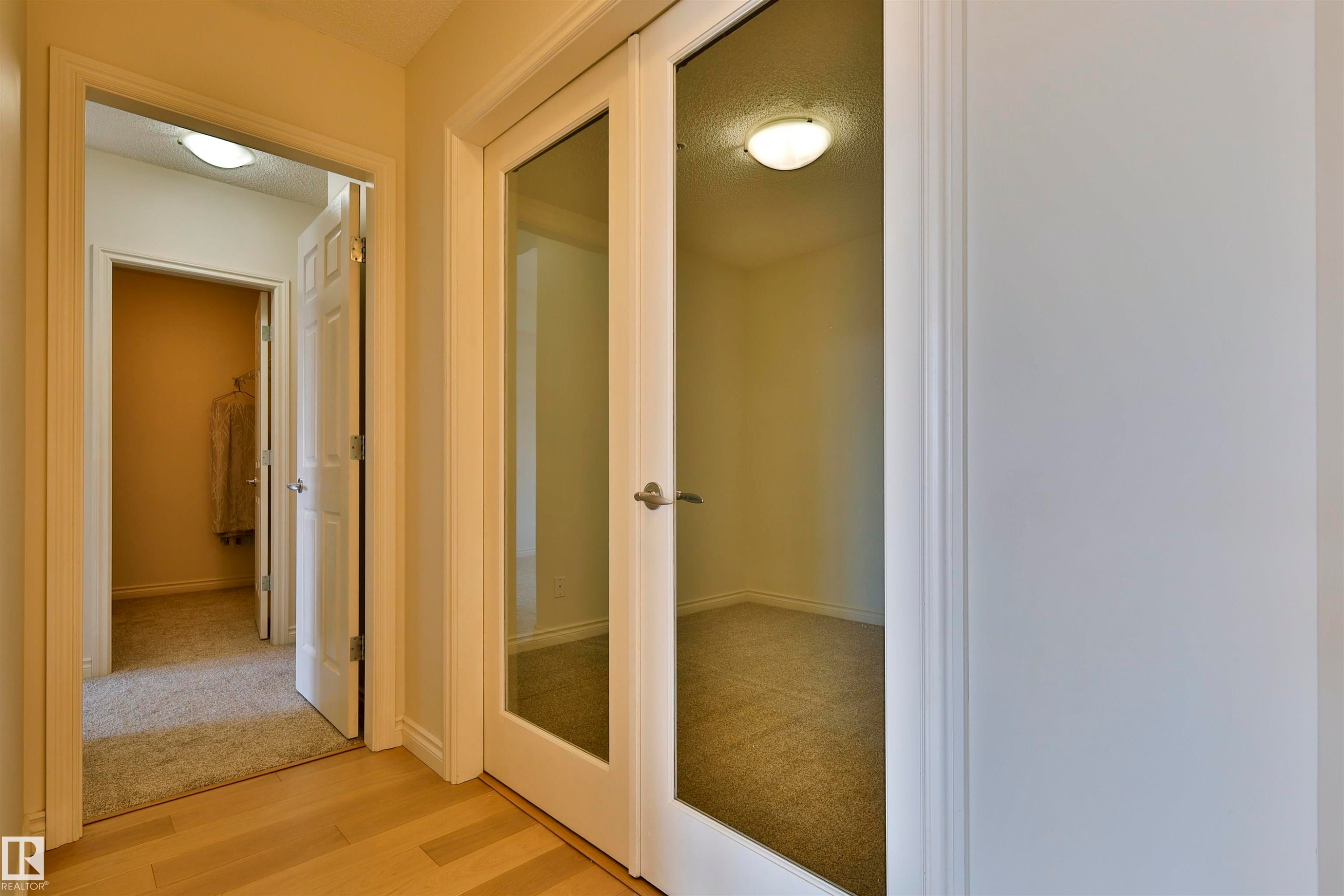 906 9020 Jasper Avenue, Edmonton, AB - Indoor Photo Showing Other Room