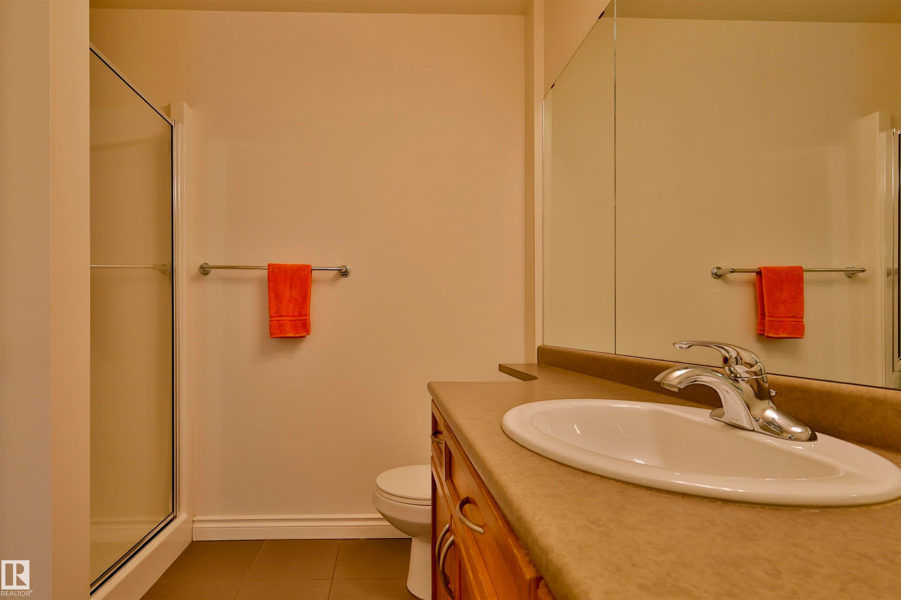 906 9020 Jasper Avenue, Edmonton, AB - Indoor Photo Showing Bathroom