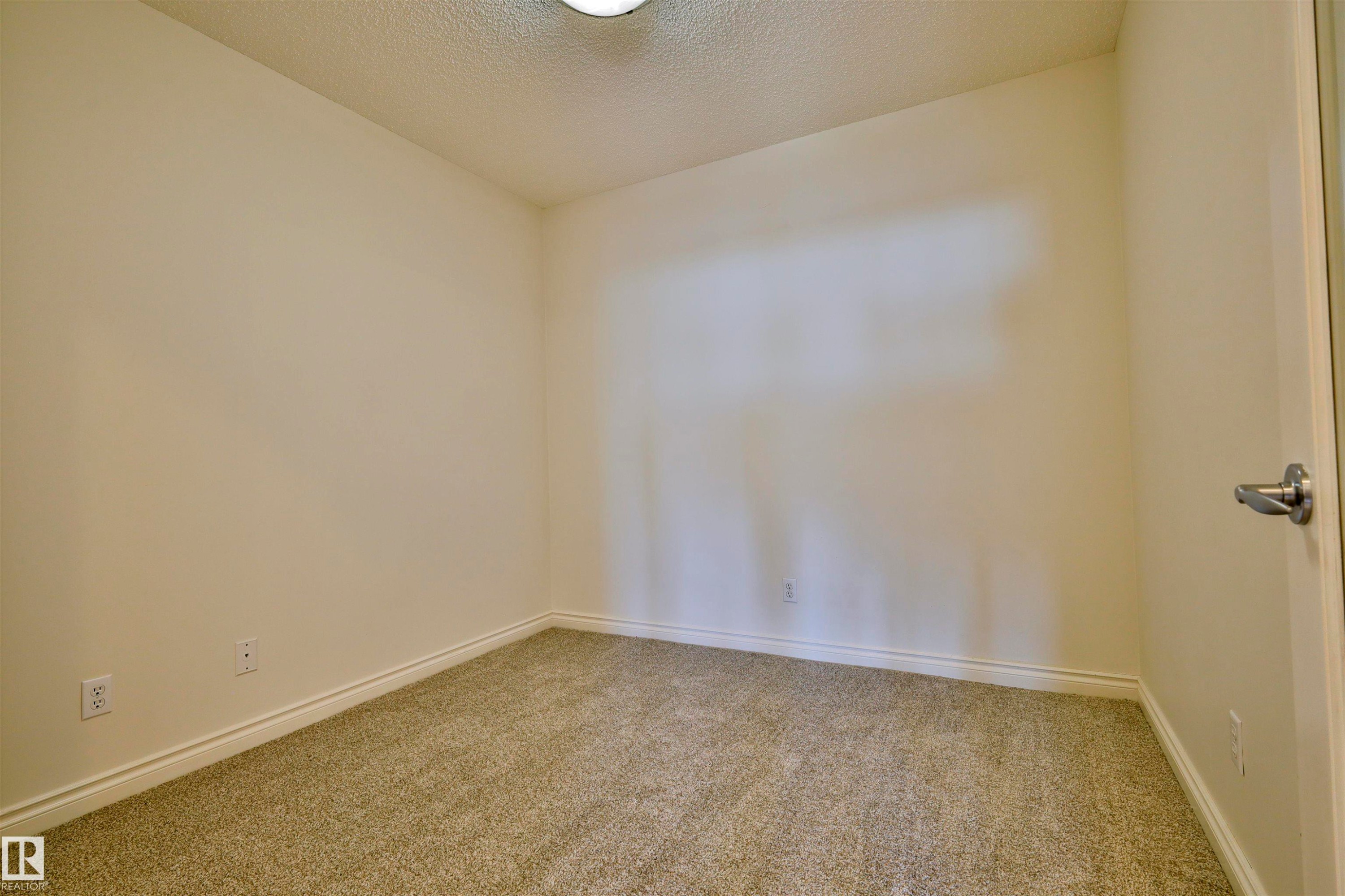 906 9020 Jasper Avenue, Edmonton, AB - Indoor Photo Showing Other Room