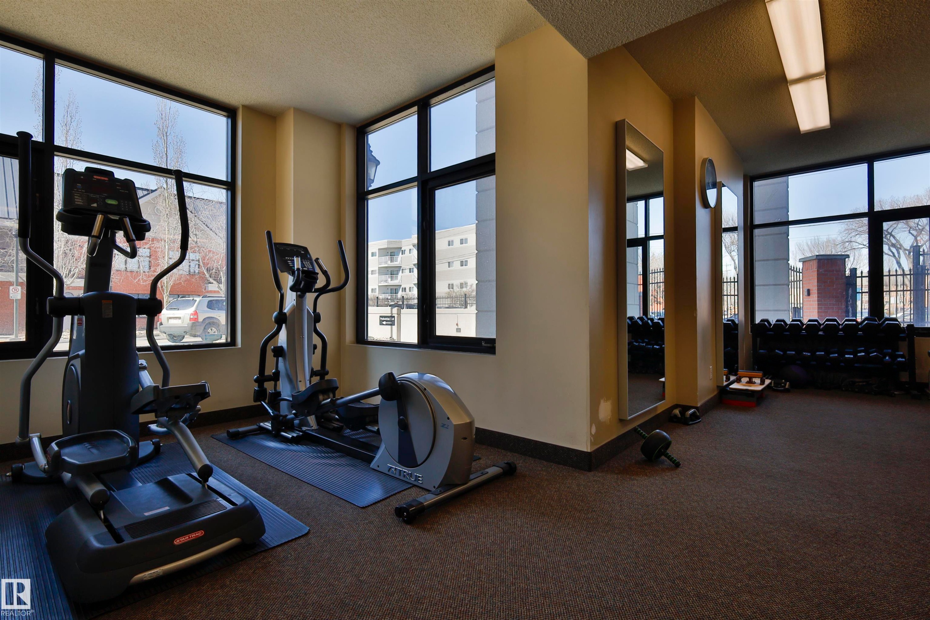 906 9020 Jasper Avenue, Edmonton, AB - Indoor Photo Showing Gym Room