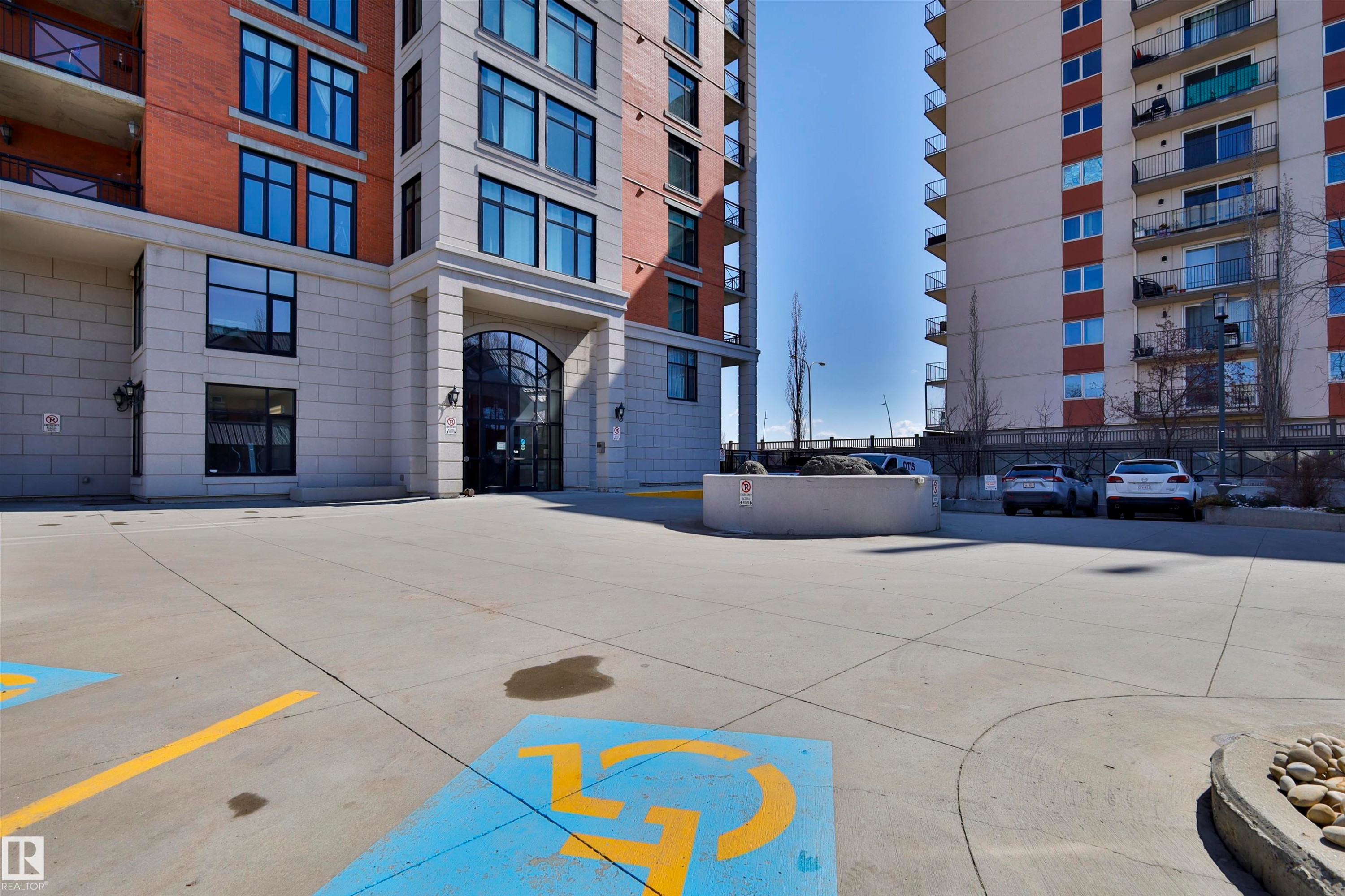 906 9020 Jasper Avenue, Edmonton, AB - Outdoor With Facade