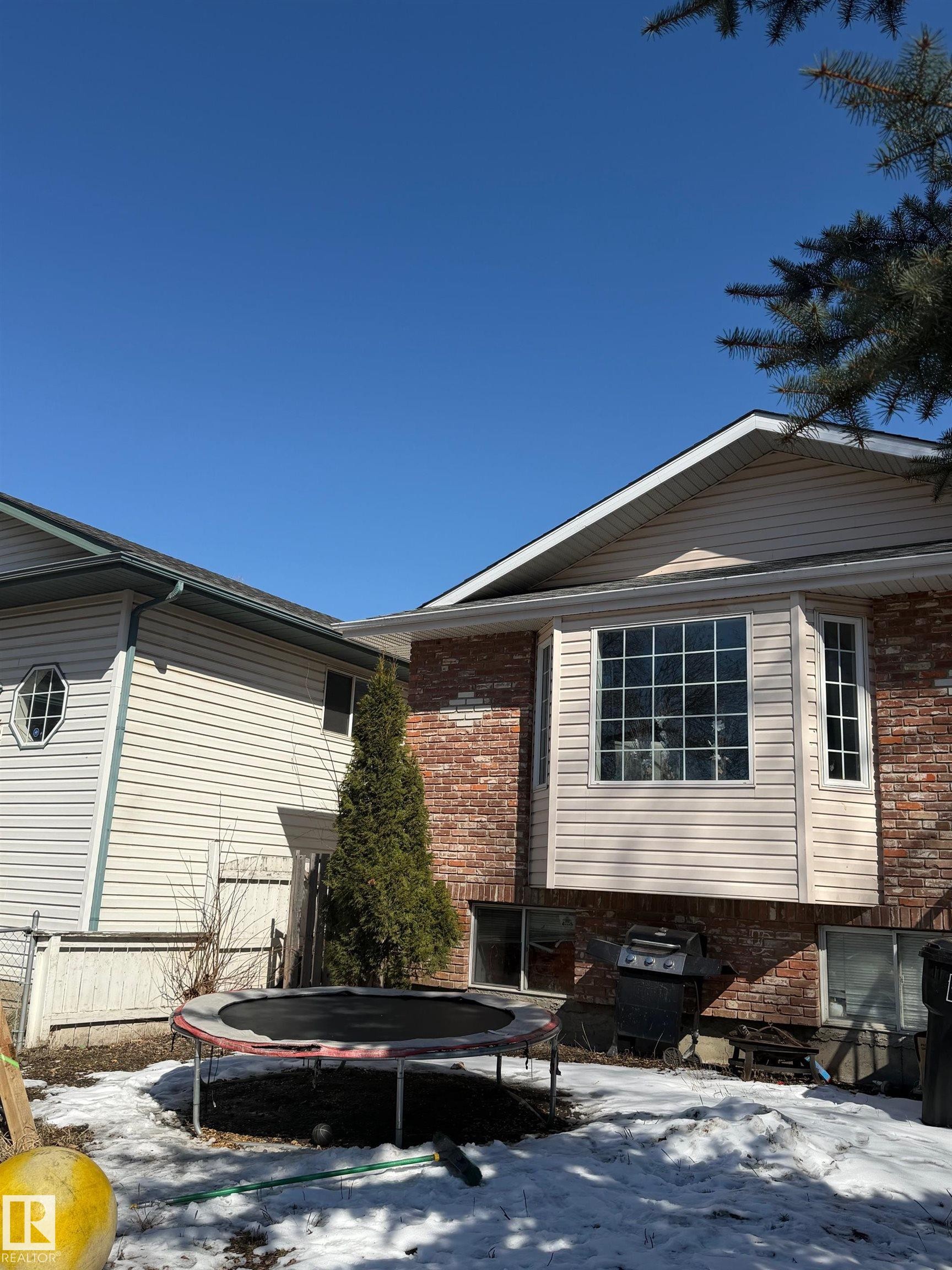 12005 95A Street, Edmonton, AB - Outdoor