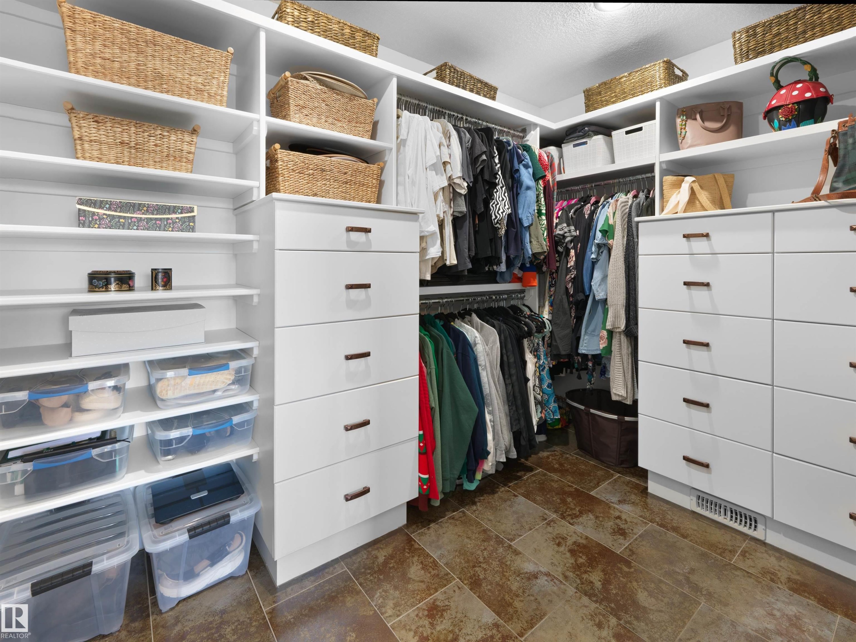 112 Windermere Drive, Edmonton, AB - Indoor With Storage