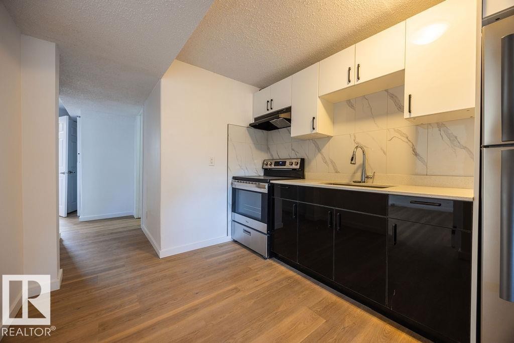 12822 123 Street, Edmonton, AB - Indoor Photo Showing Kitchen