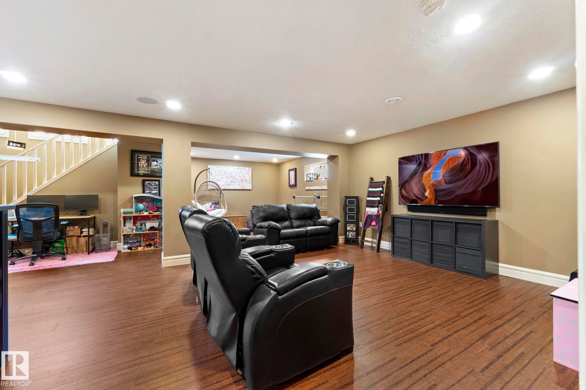 2011 126 Street, Edmonton, AB - Indoor