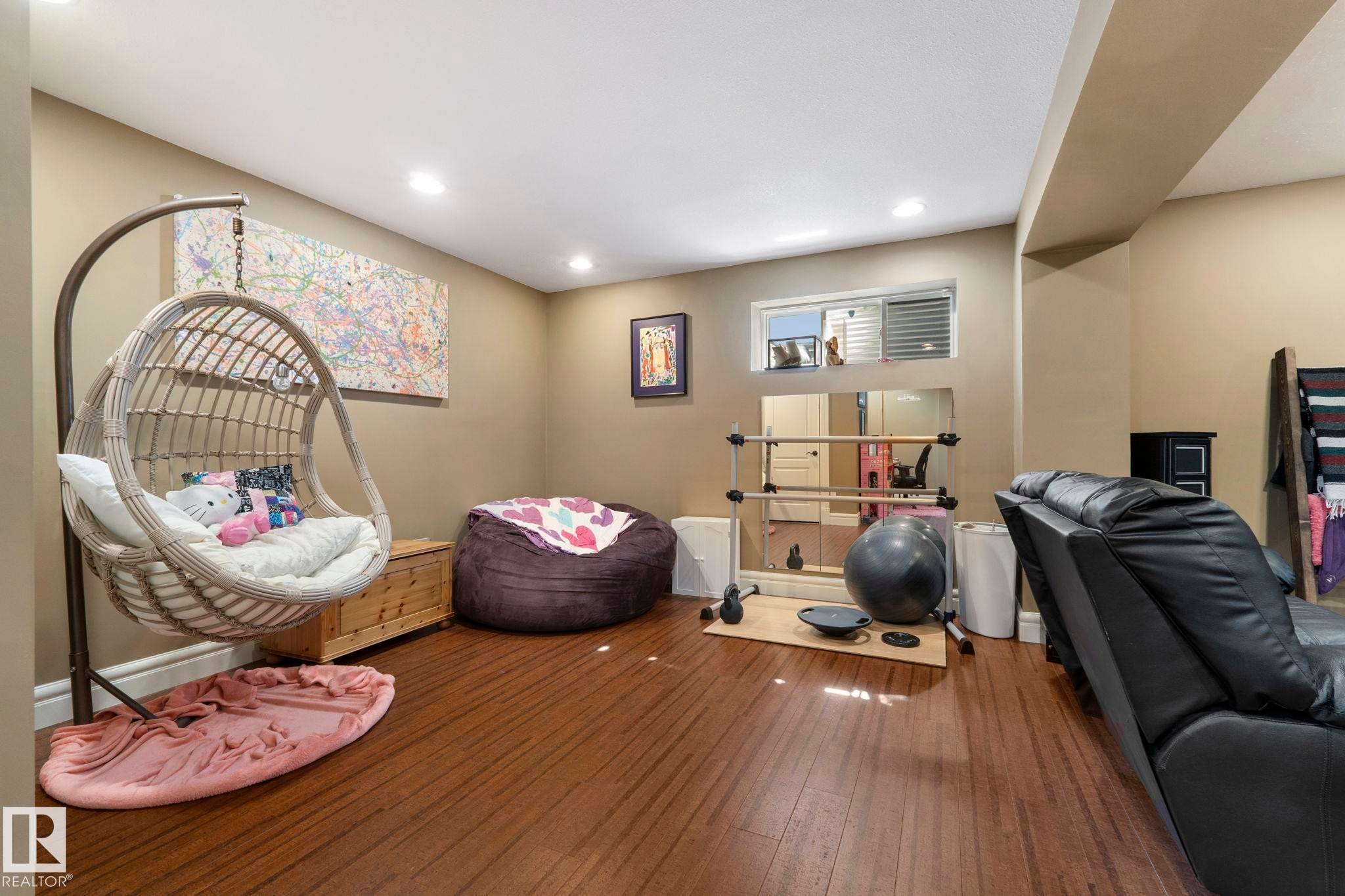 2011 126 Street, Edmonton, AB - Indoor Photo Showing Other Room