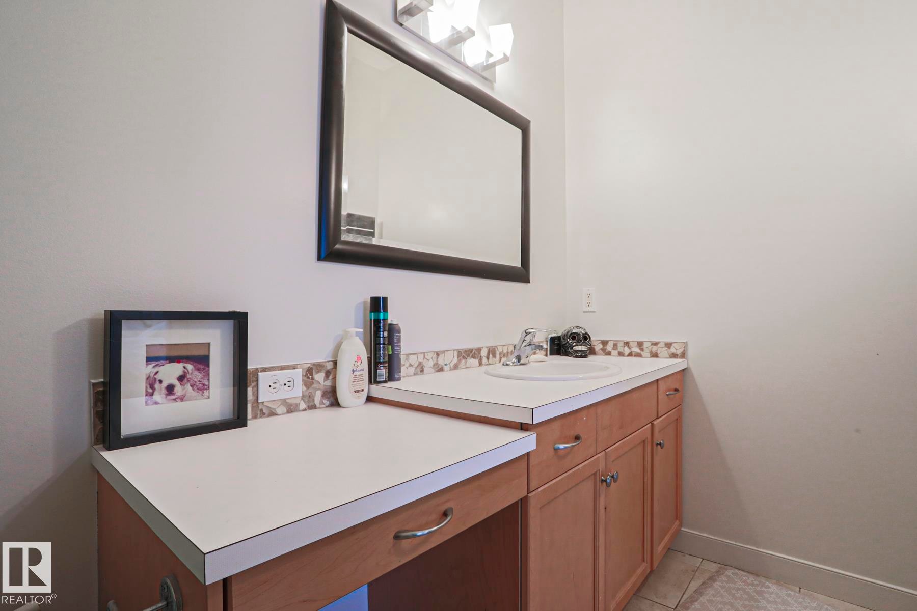 18 2565 Hanna Crescent, Edmonton, AB - Indoor Photo Showing Bathroom
