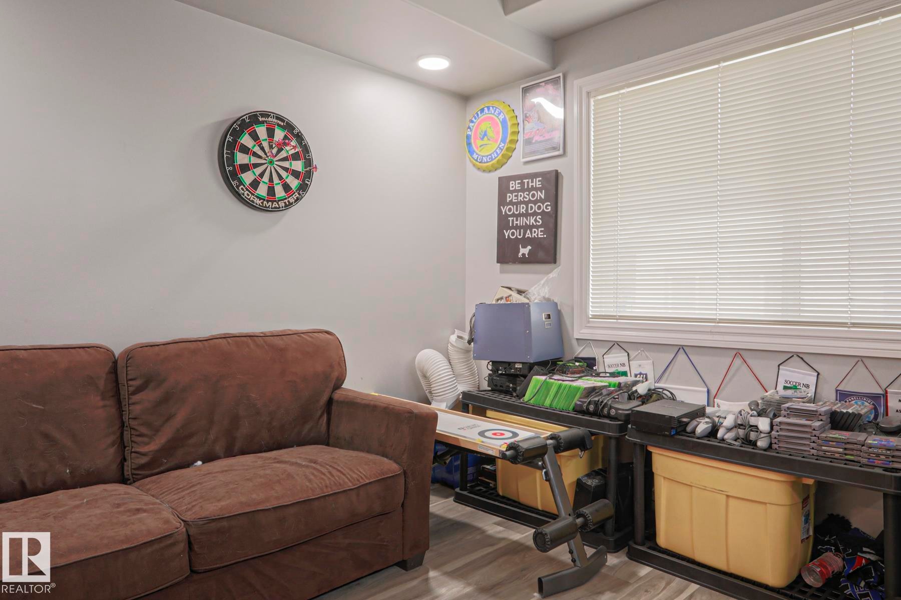 18 2565 Hanna Crescent, Edmonton, AB - Indoor