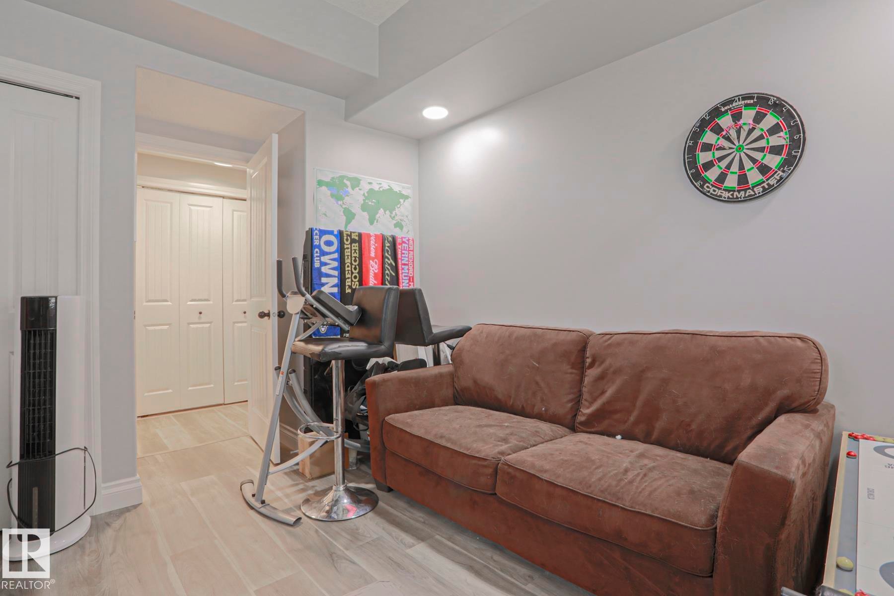 18 2565 Hanna Crescent, Edmonton, AB - Indoor