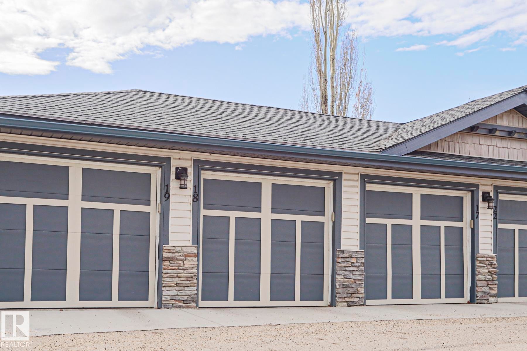 18 2565 Hanna Crescent, Edmonton, AB - Outdoor