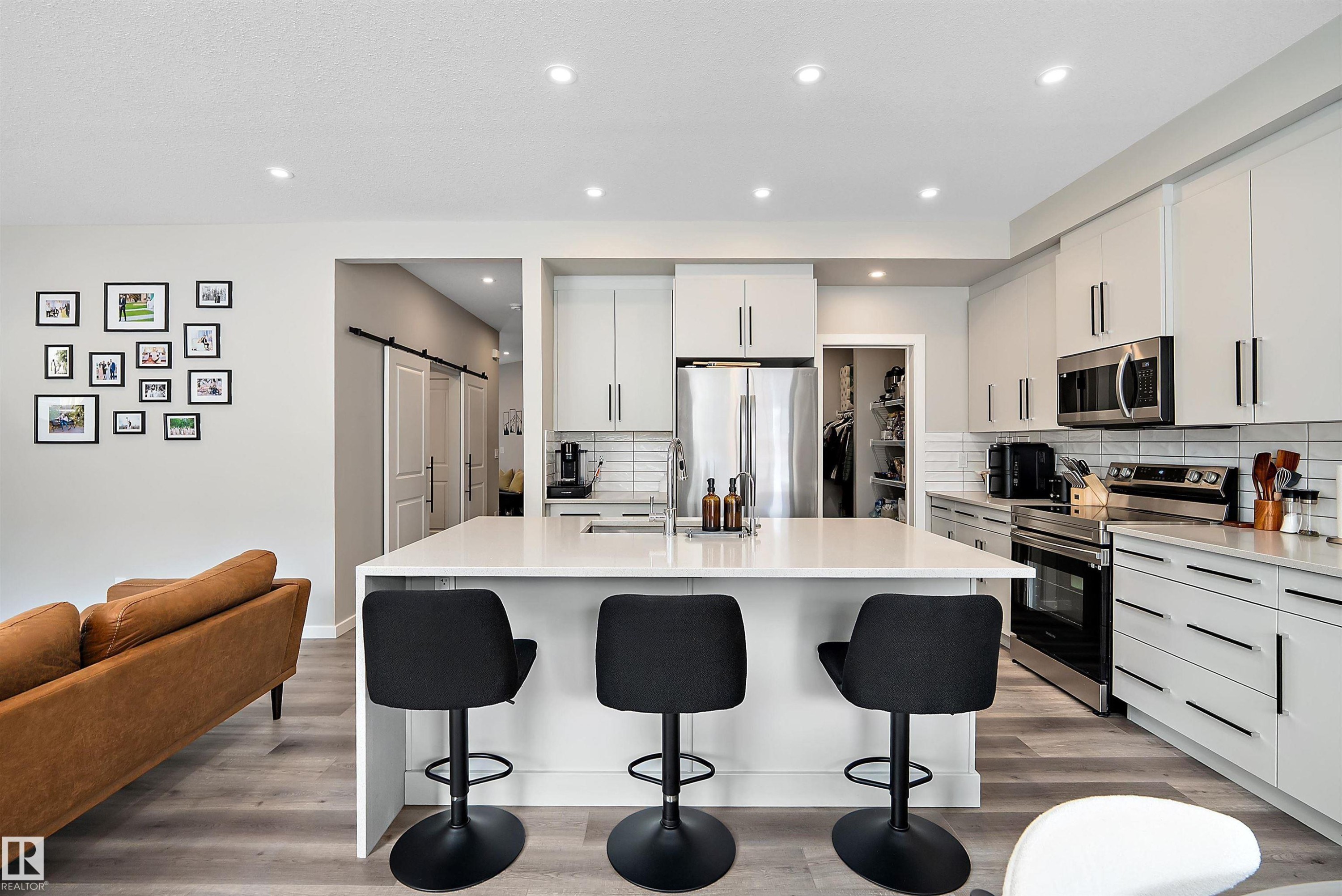 46 Chelles Wynd, St. Albert, AB - Indoor Photo Showing Kitchen With Upgraded Kitchen