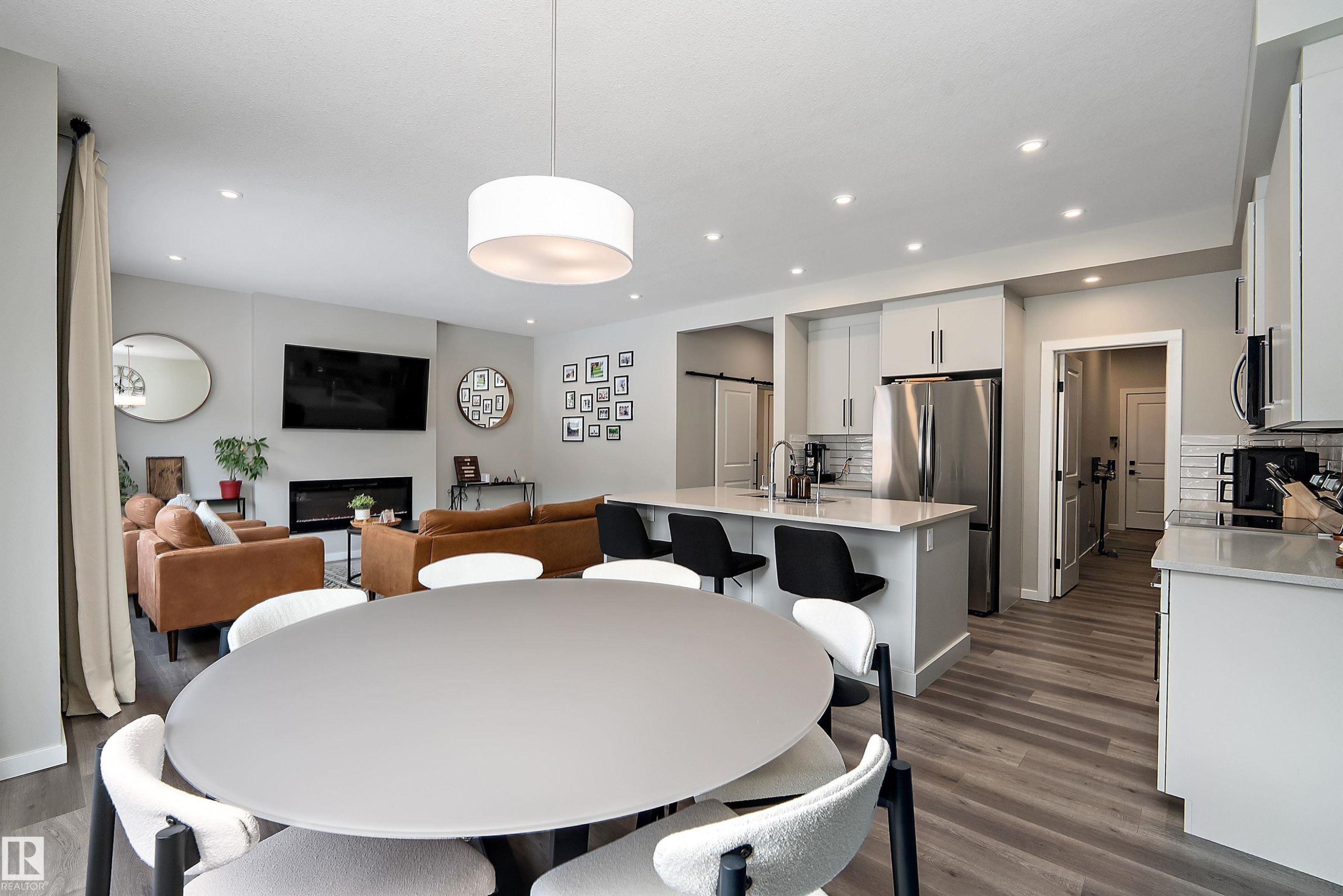 46 Chelles Wynd, St. Albert, AB - Indoor